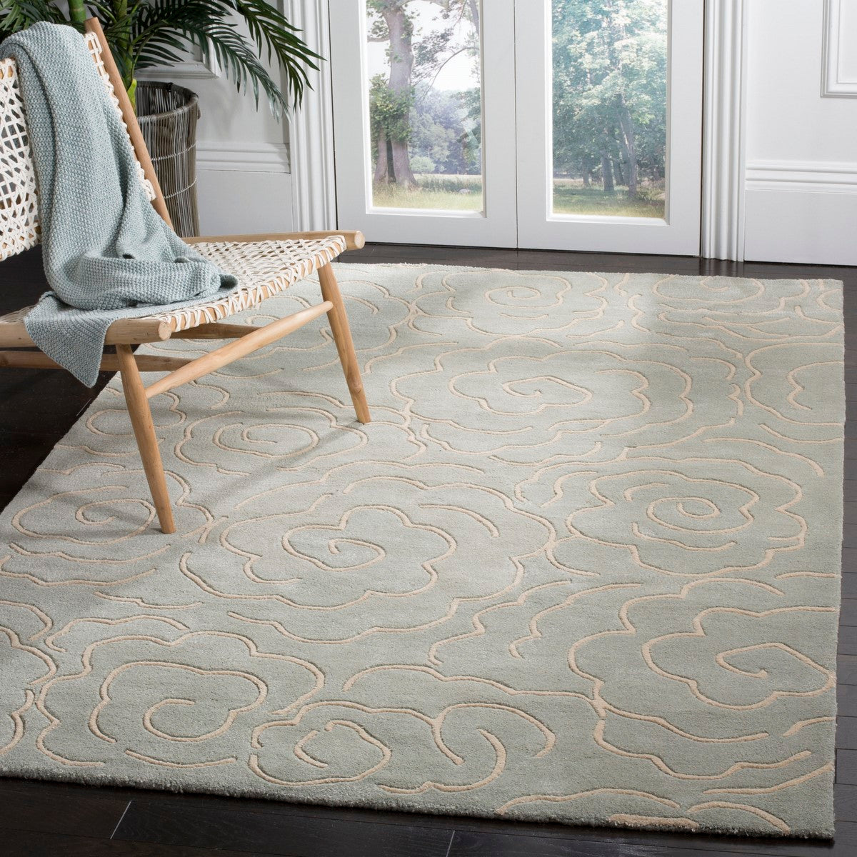 Exquisite Soho Hand-Tufted Area Rug - A Premium Wool and Viscose Blend for Exceptional Transitional Home Decor