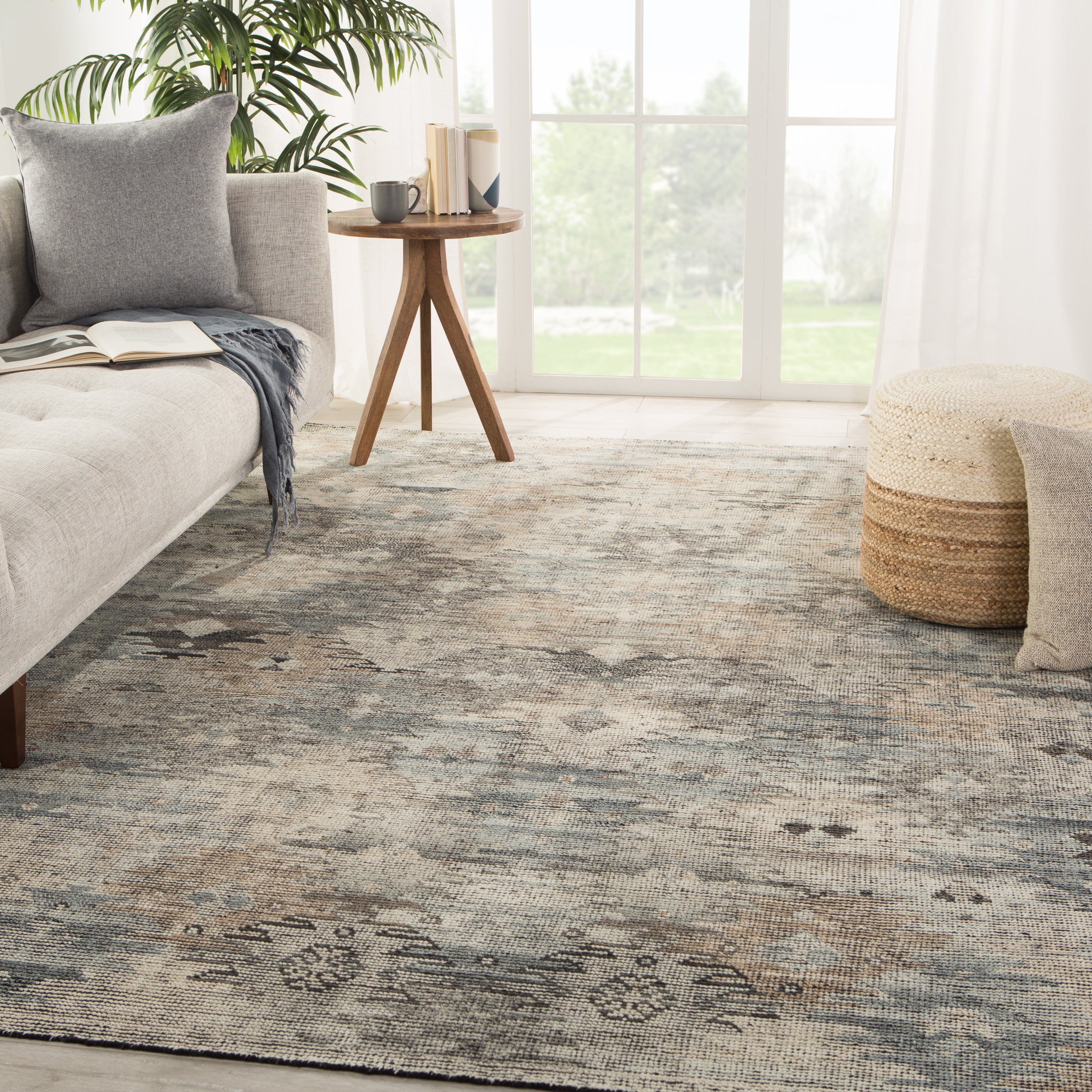 Hand-Knotted 100% Wool Tribal Motif Area Rug for Contemporary Home