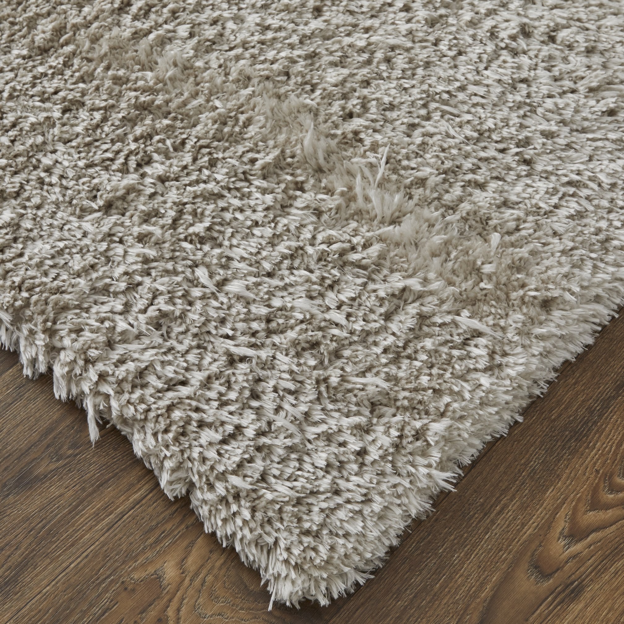 Darian Polyester High Pile Shag Plush Rug - A Cozy and Contemporary Design for Seamless Home Elegance