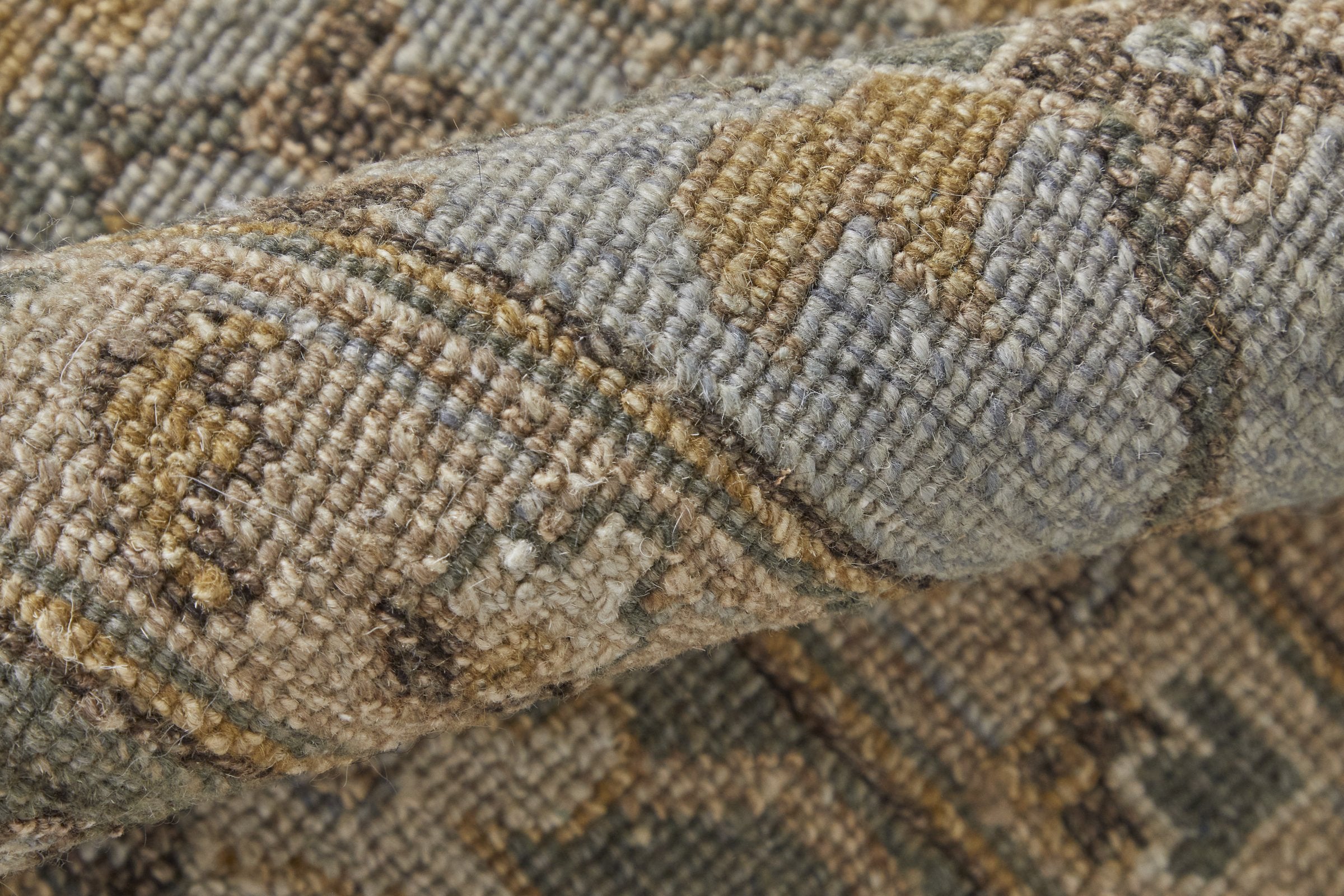 Corbitt Classic Hand - Knotted 100% Wool Oriental Persian - Inspired Rug for Everlasting and Elegant Living Spaces