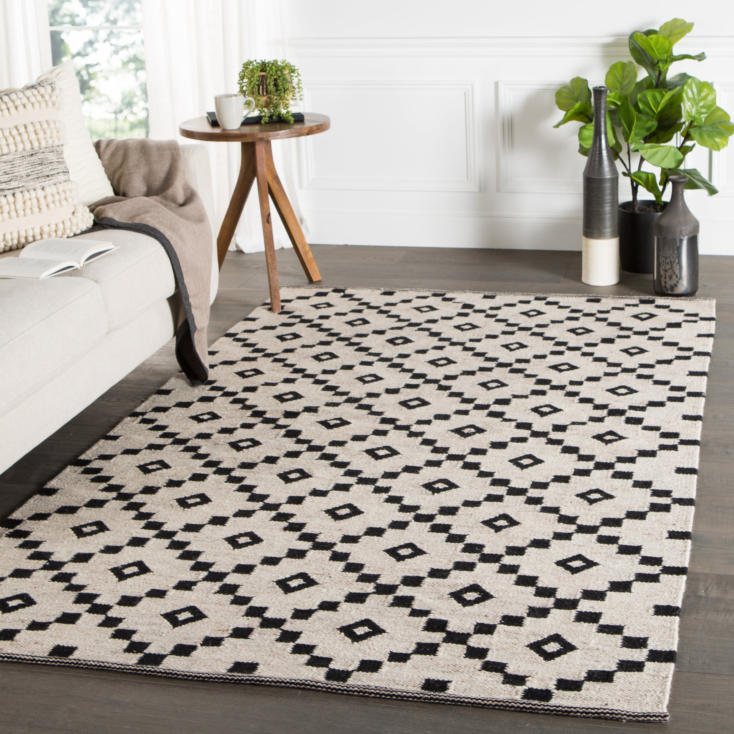 Nordic-inspired 100% Wool Flatweave Area Rug with Contemporary Geometric Trellis Design