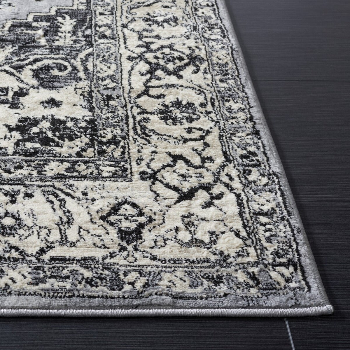 Brentwood Transitional Power-Loomed Luxury Rug: 60% Polypropylene & 40% Jute for Elegant Spaces