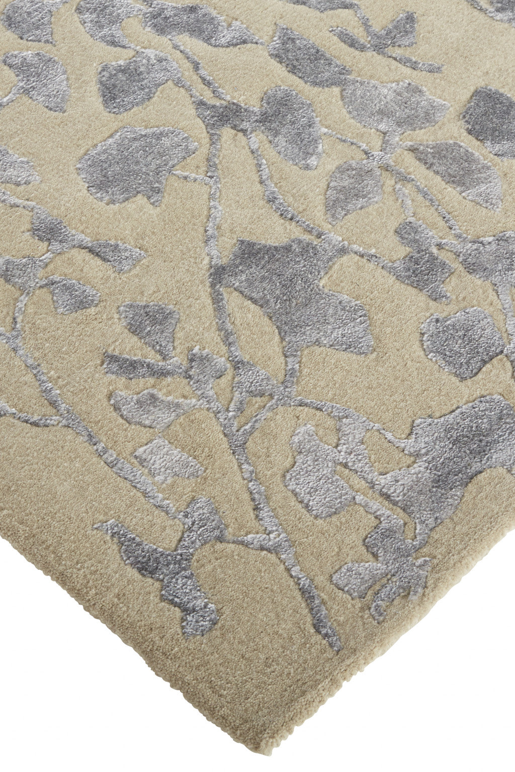 Exquisite Hand-Tufted Floral Wool Area Runner Rug - Evoking Timeless Elegance with High-Low Pile for Charming Indoor Spaces