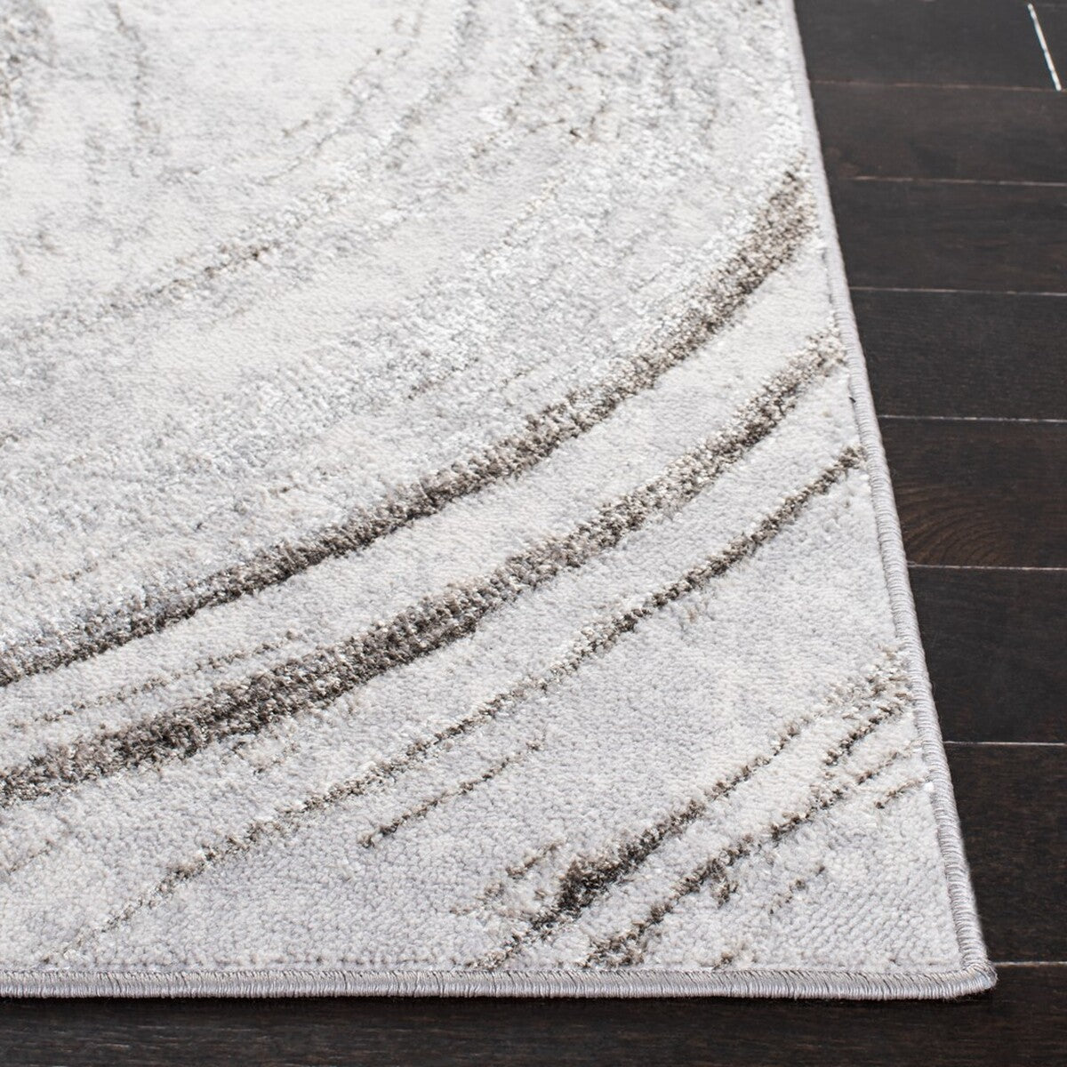 Luxurious Modern Polyester Power - Loomed Rug from Turkey for Any Space