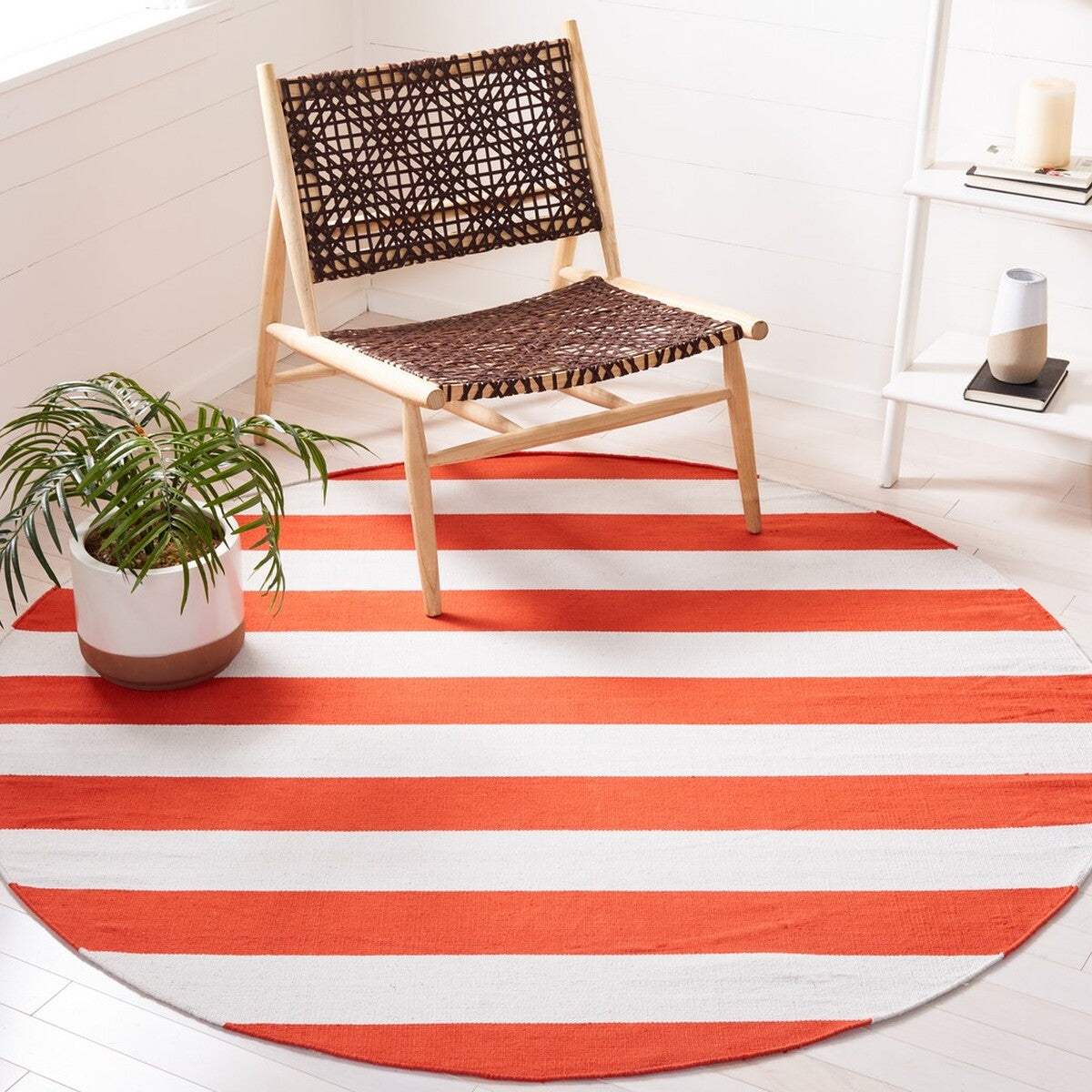 Luxurious Hand-Woven Indian Cotton Rug for Timeless Home Decor