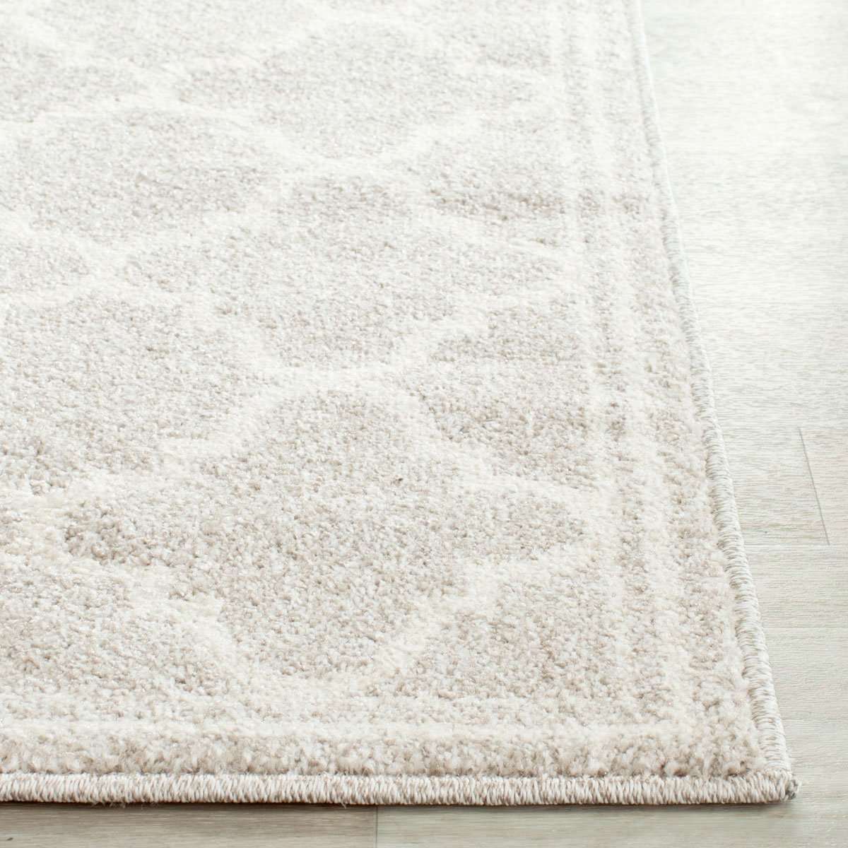 Safavieh's Amherst All-Weather Rug - Durable and Stylish for Indoor & Outdoor Spaces
