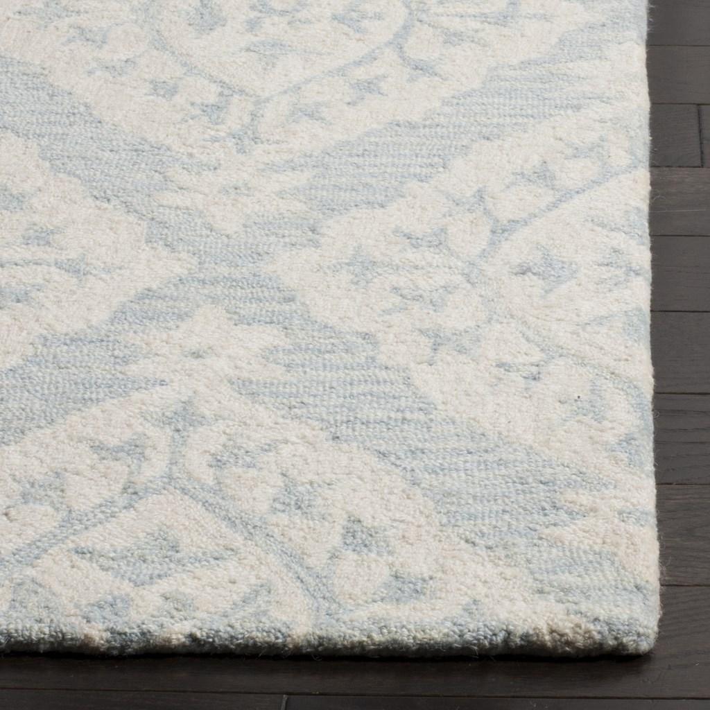 Safavieh Luxury Micro Loop MLP210 Area Rug - Exquisite 100% Wool Pile Design for Enduring Elegance in Every Room