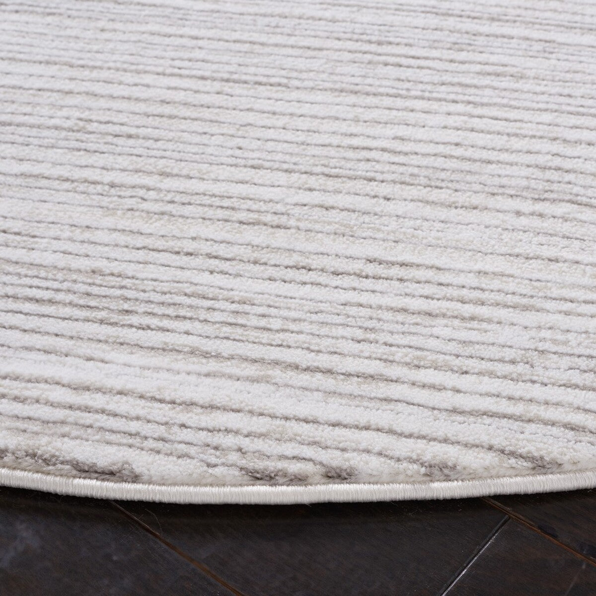 Elegant Vision 606 Power Loomed Polypropylene Rug for Comfortable Home Decor
