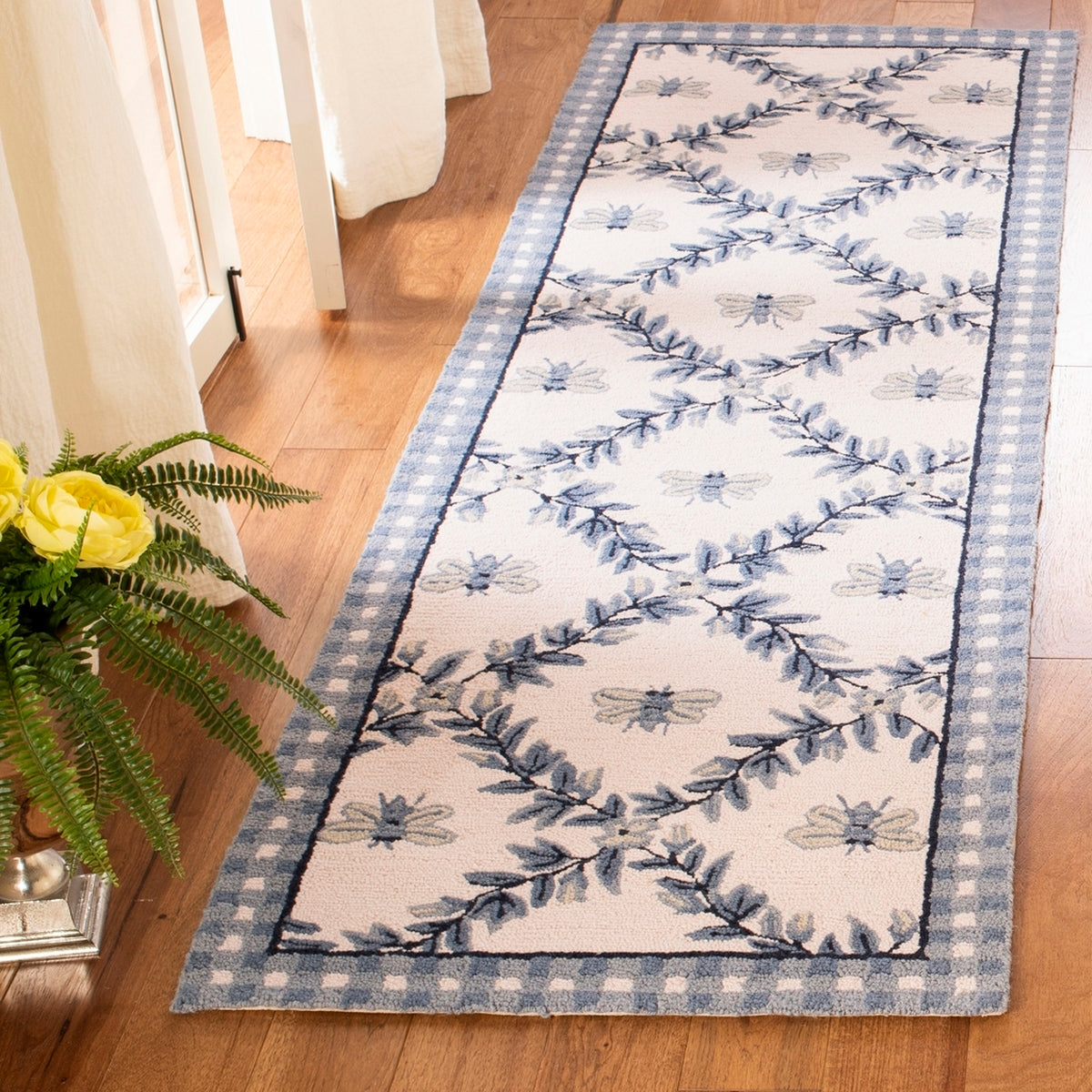 Luxurious Indian Hand-Hooked Wool Rug with 8mm Pile Height