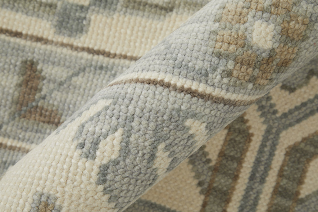 Exquisite Hand-Knotted Wool Floral Area Rug with Fringe - Stain-Resistant Design for Elegant and Stylish Living Spaces