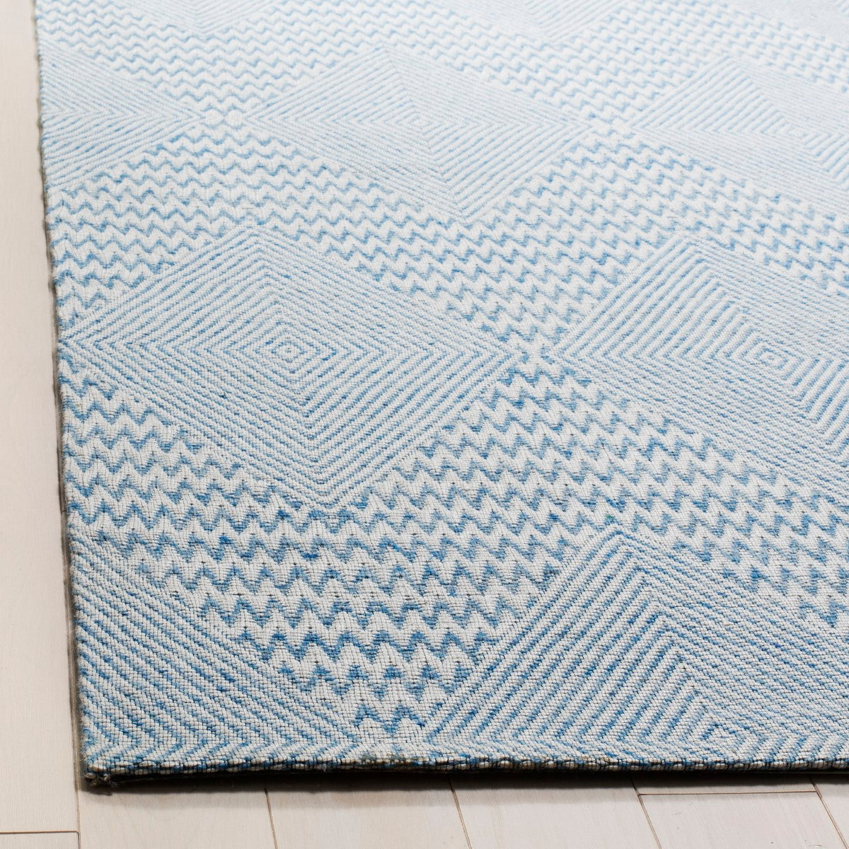 Elegant Marbella Hand - Woven Contemporary Rug with Luxurious Viscose - Cotton Pile for Home Decor