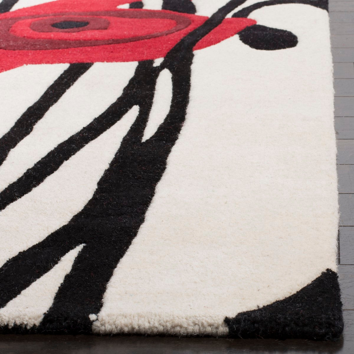 Safavieh Soho Hand - Tufted Wool and Viscose Area Rug with an Elegant Transitional Design Ideal for Both Modern and Classic Living Spaces