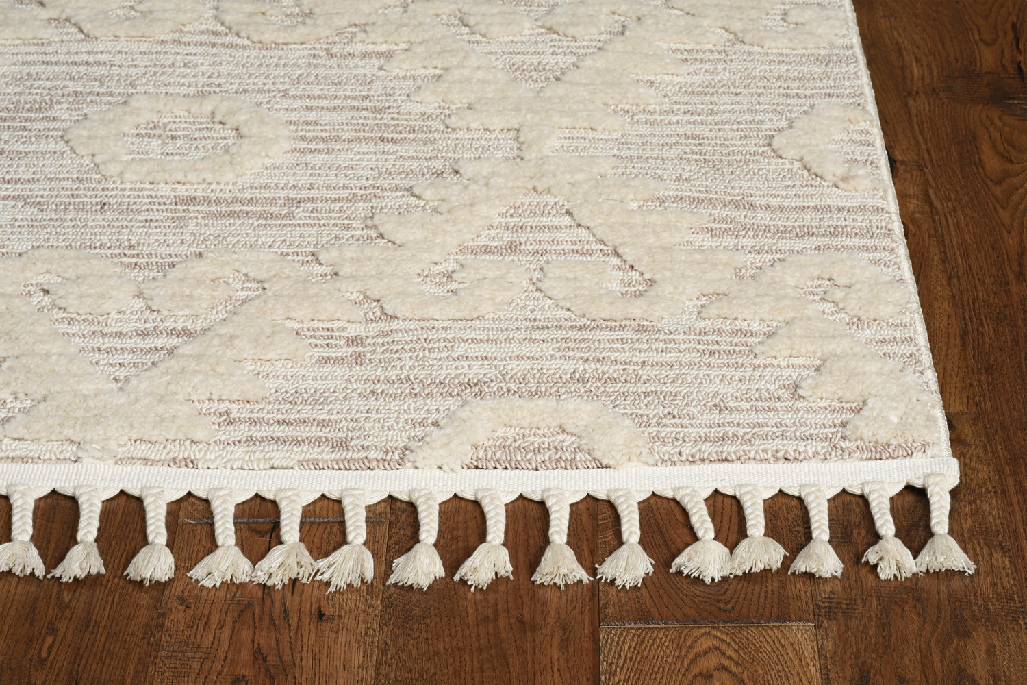 Exquisite Turkish-Style Ivory Beige Area Rug for a Cozy Home Ambiance