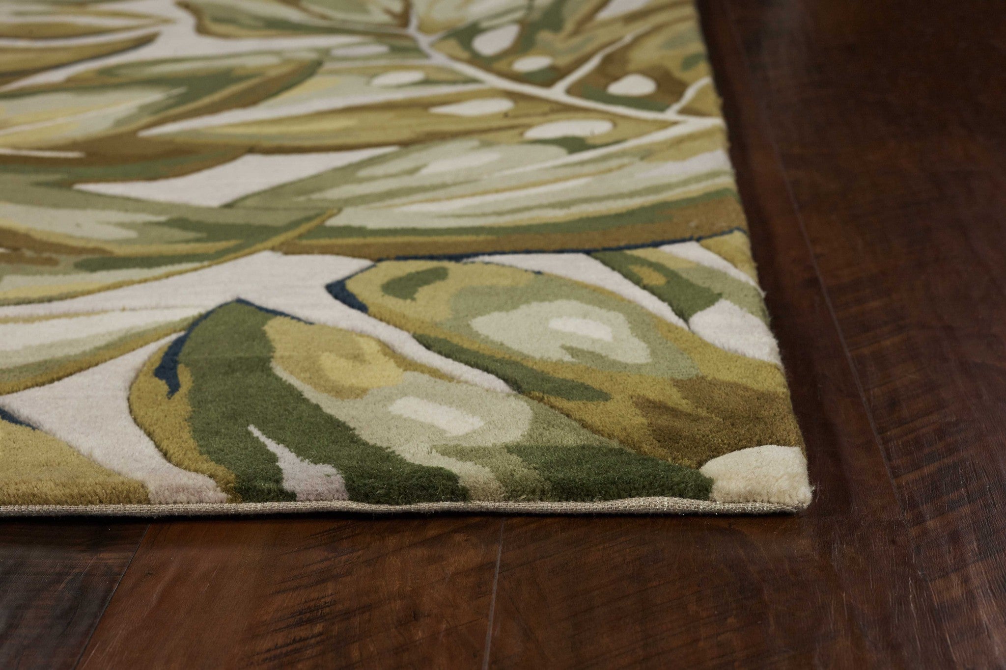 Exquisite Hand - Tufted Wool Tropical Botanical Area Rug in Refreshing Green and Elegant Ivory for a Comfortably Cozy Home Decor Style