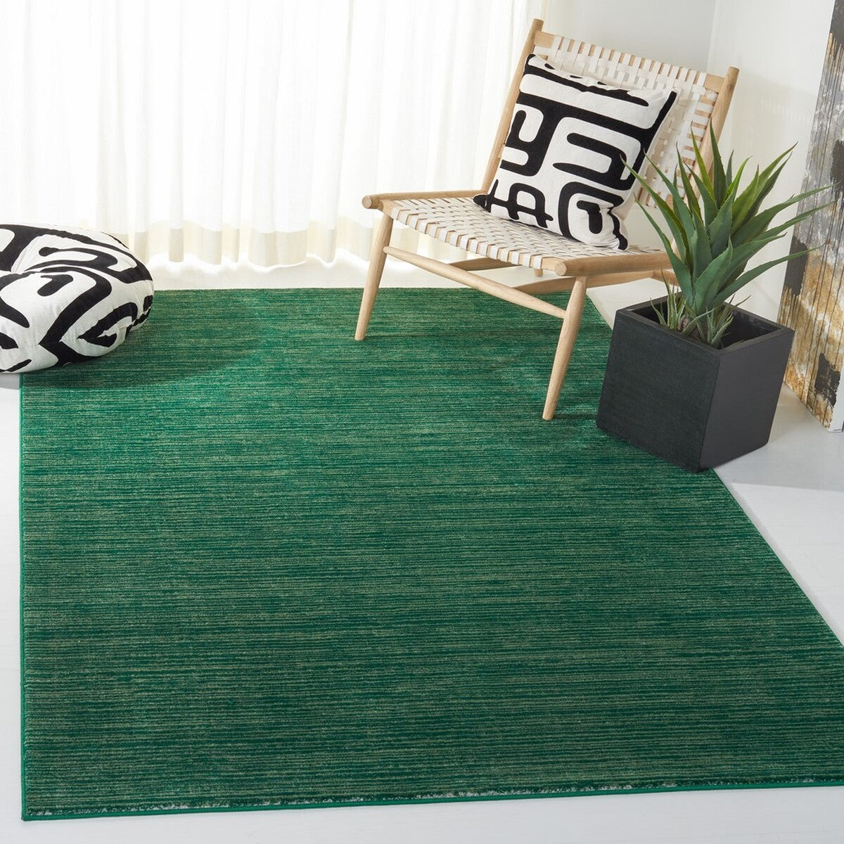 Elegant Vision 606 Power Loomed Polypropylene Rug for Comfortable Home Decor