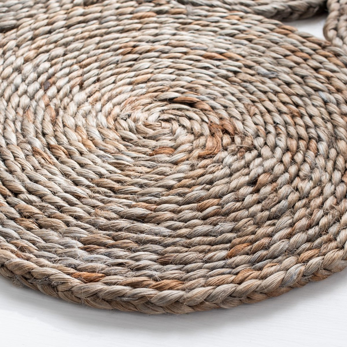 Eco-Friendly Hand-Woven 363 Jute Rug with Contemporary Design for Stylish Interiors