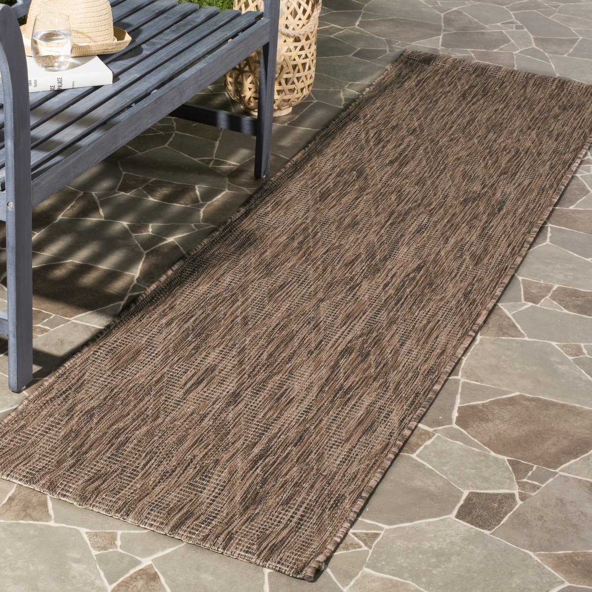 Stylish Courtyard Indoor/Outdoor Power - Loomed Rug with Diamond Motifs for Elegant Spaces
