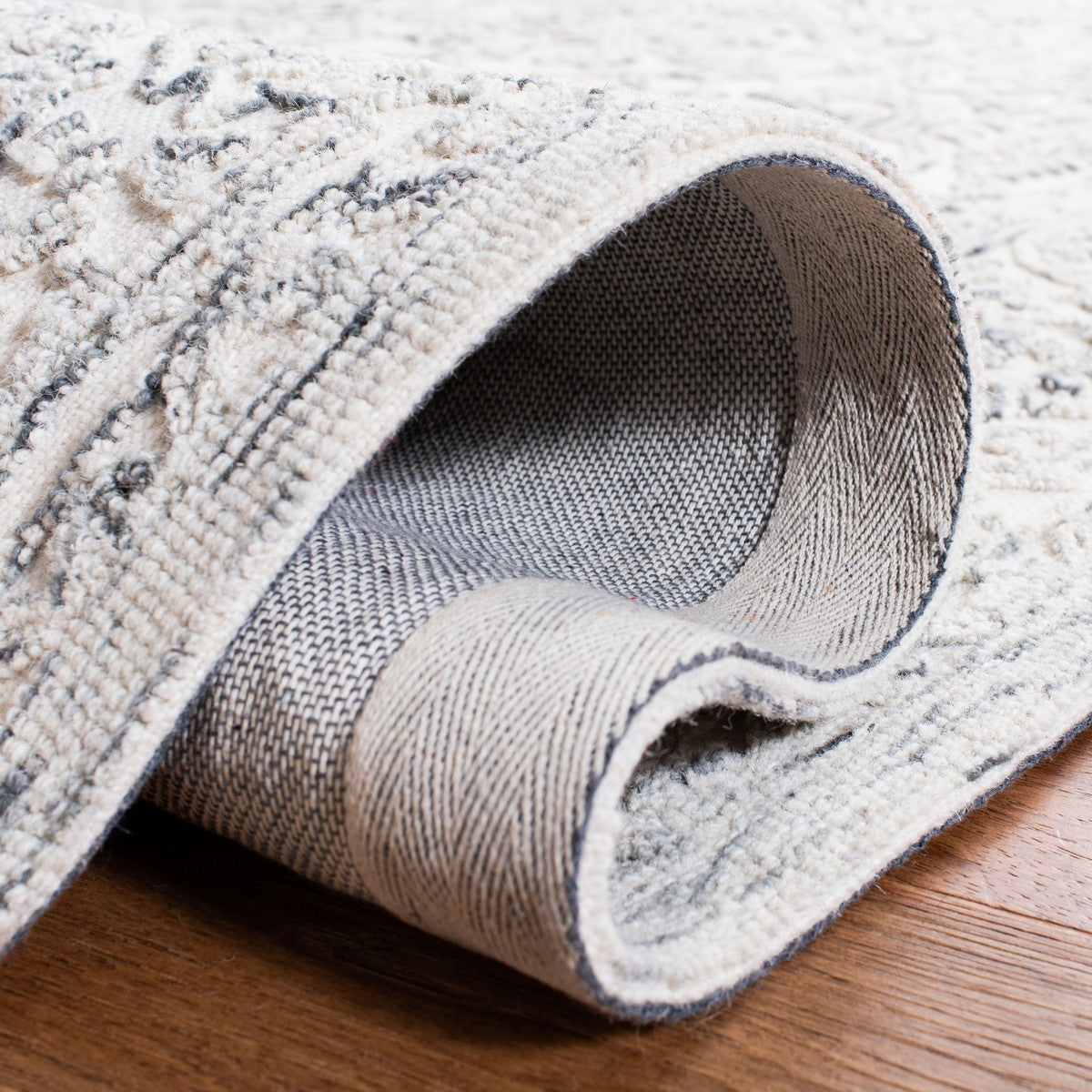 Exquisite Hand - Tufted Luxury 100% Indian Wool Trace 302 Rug for Elegant Home Decor with a Soft and Sumptuous Texture