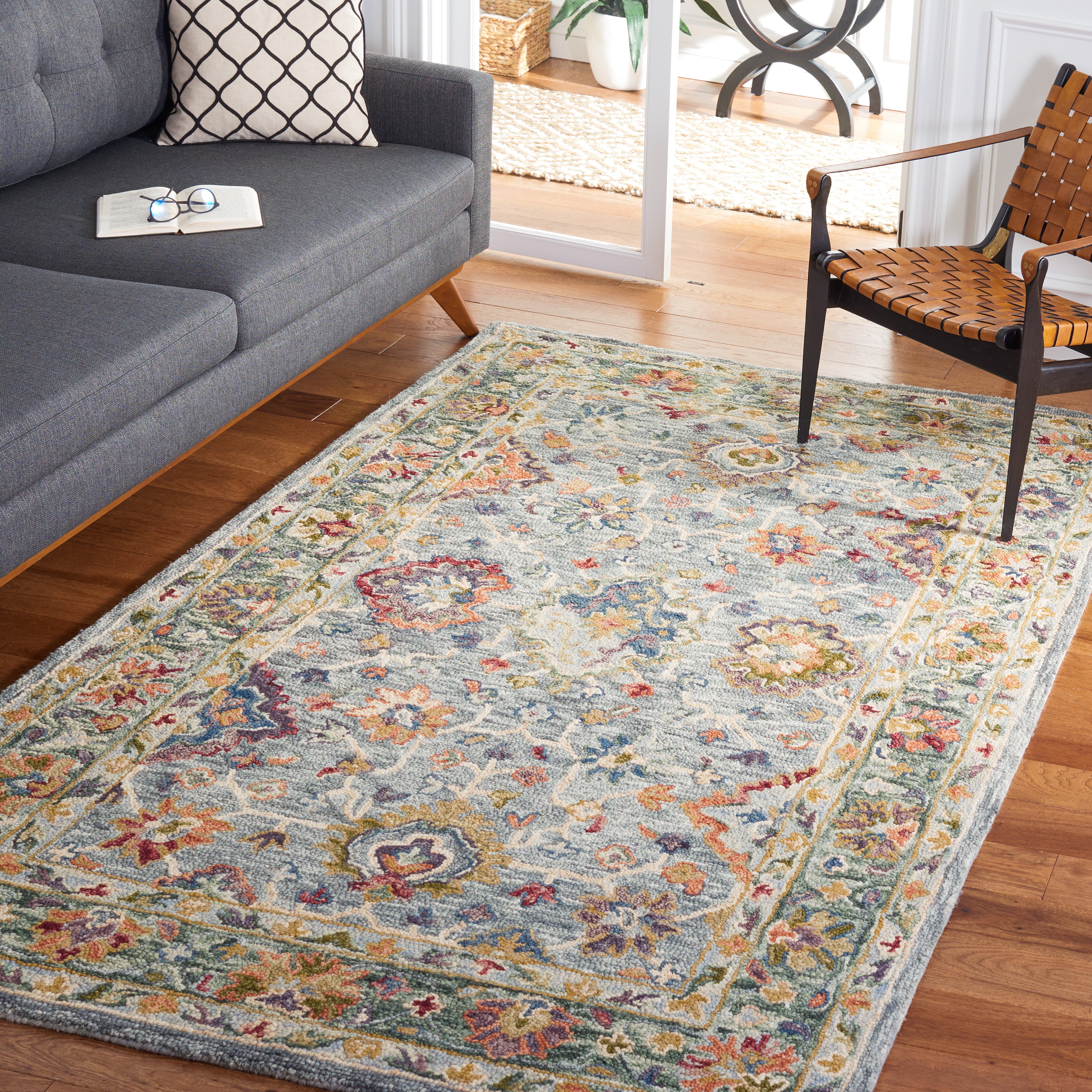 Luxurious Wool Blend Hand-Tufted Bohemian Area Rug for Modern Spaces