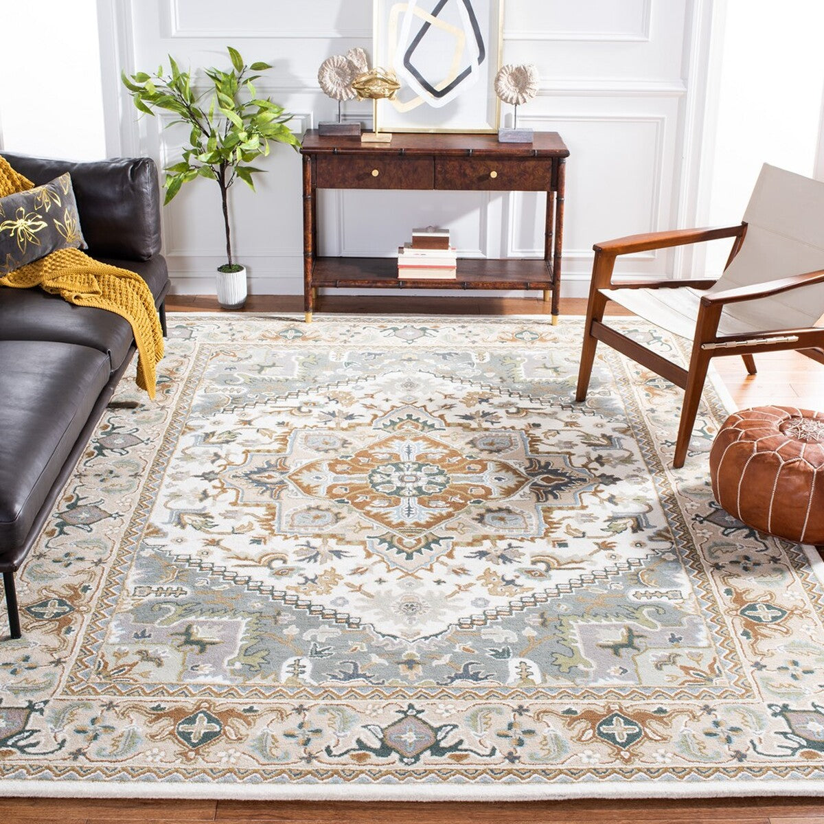Exquisite Hand - Tufted Traditional Indian Wool Rug for Timeless Home Decor