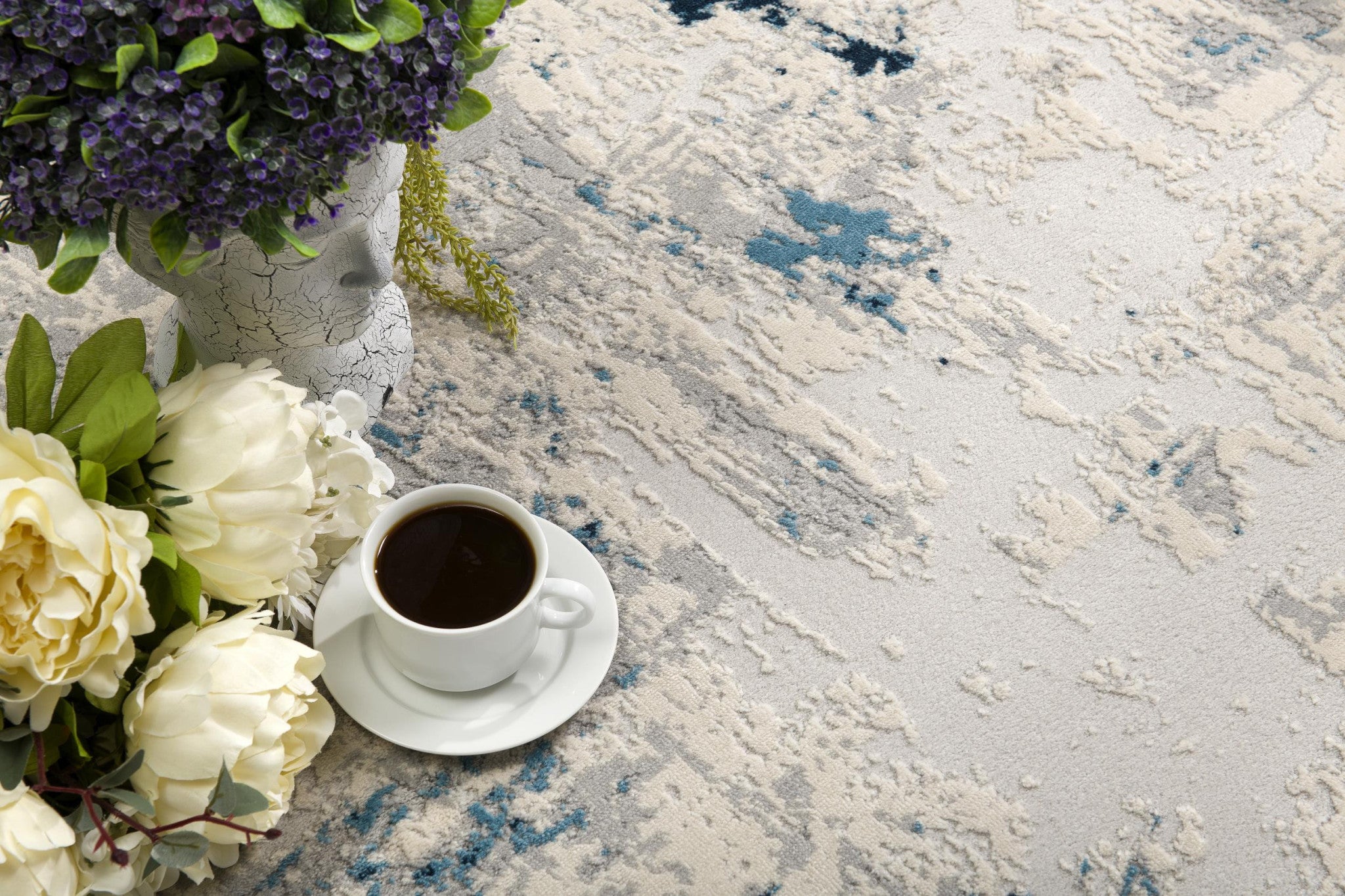 Stylish and Durable Blue Abstract Turkish Dhurrie Area Rug for Creating a Cozy and Inviting Indoor Space