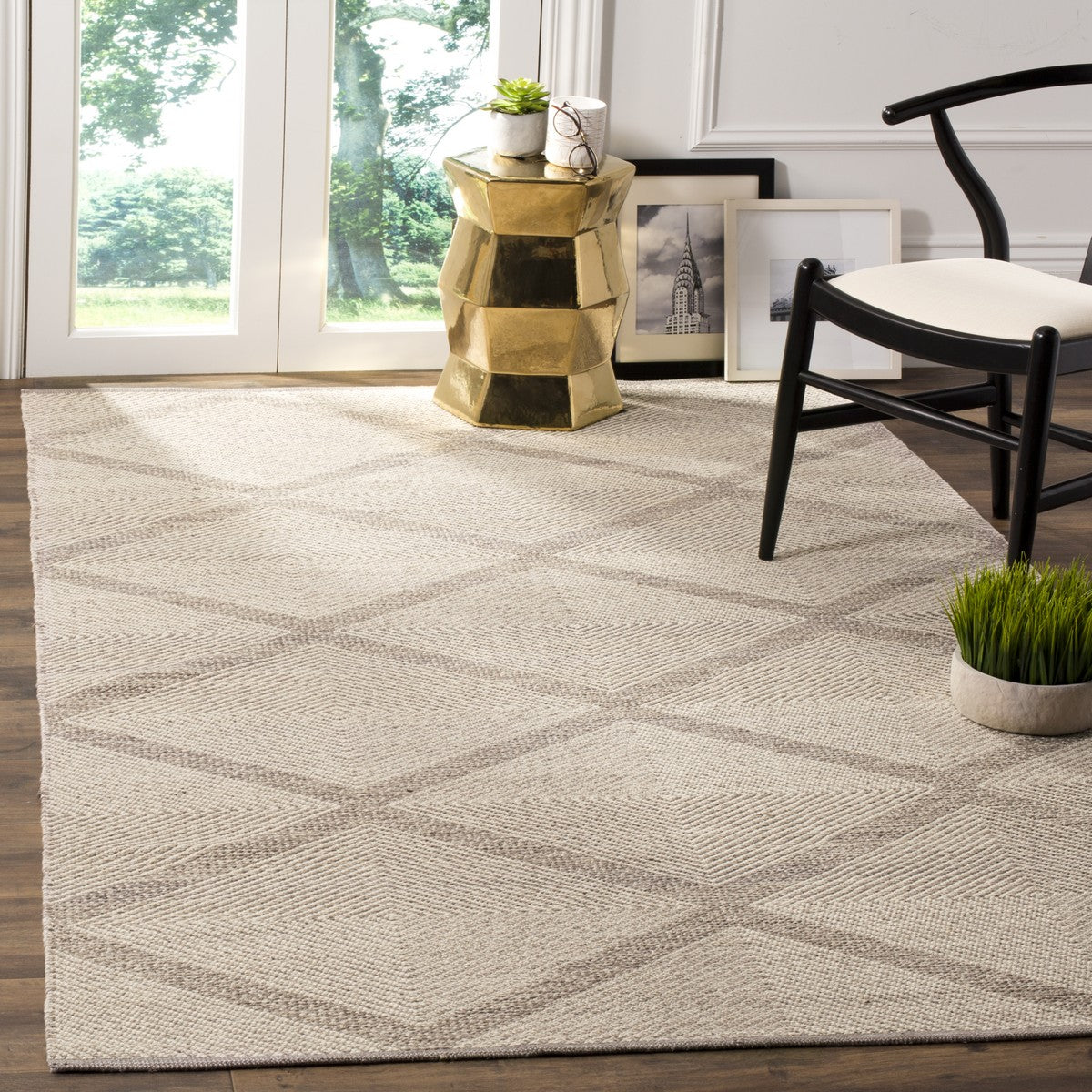 Montauk MTK821 Handmade Cotton Floor Rug - A Casual Designer Rug with Classic Ikat Tie - Dye Aesthetic Appeal