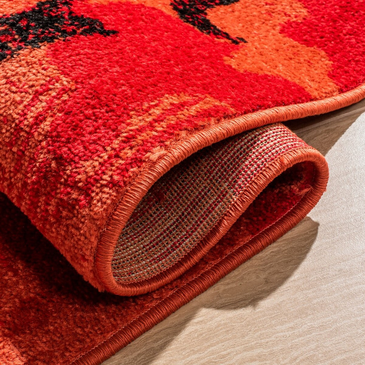 Exquisite Adirondack Power Loomed Area Rug: A Sumptuous Combination of Polypropylene, Jute, and Polyester for a Touch of Elegance