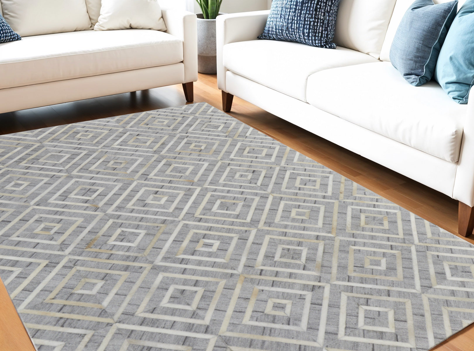 Exquisite Hand-Woven Gray and Ivory Geometric Area Rug for Stunning Home Decor