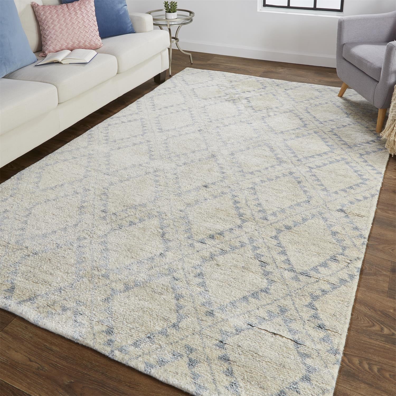 Exquisite Hand-Knotted Ivory Area Rug with Unique Geometric Design and Premium Wool Blend
