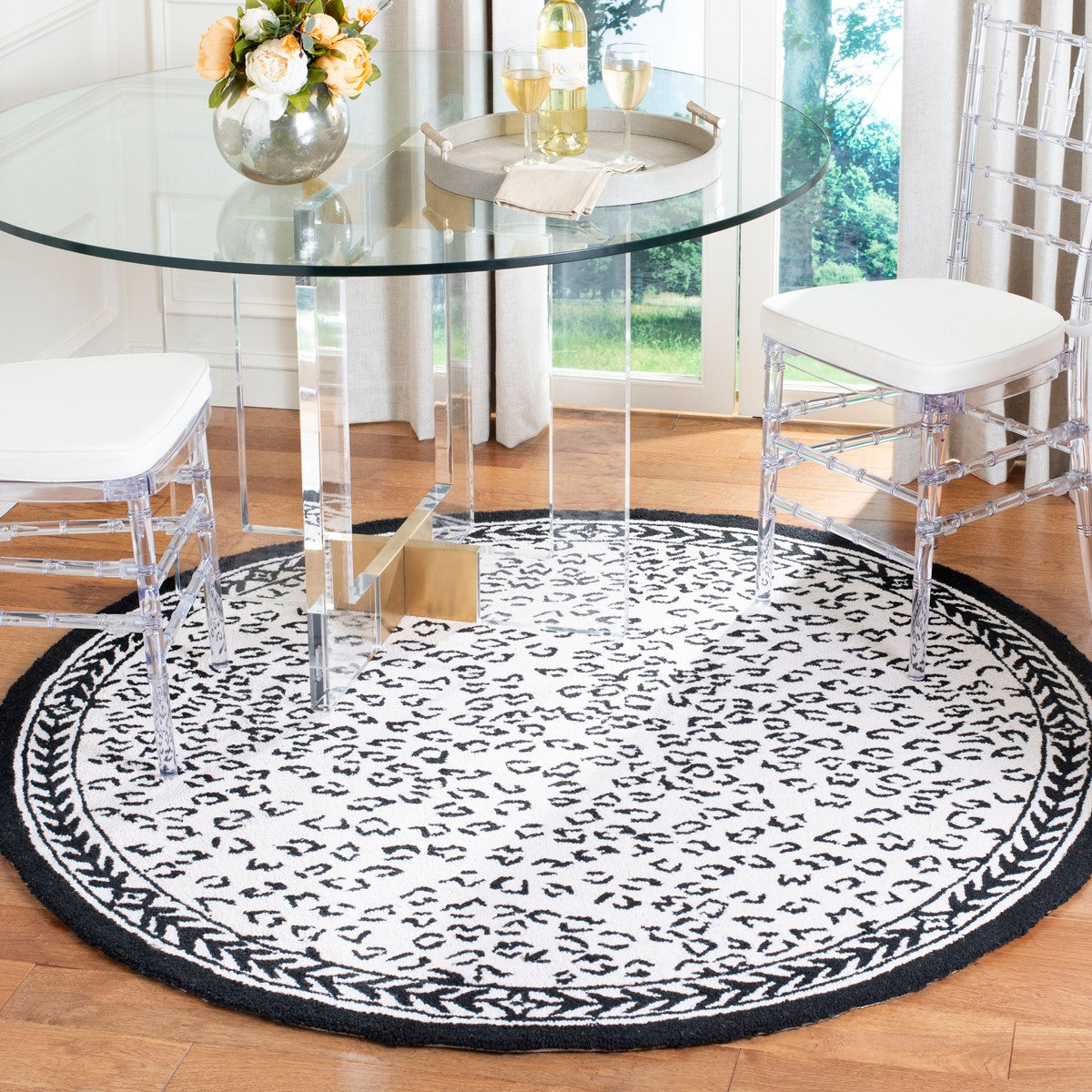 Luxurious Hand-Hooked Chelsea Rug: 100% Virgin Wool Pile on Durable Cotton Backing