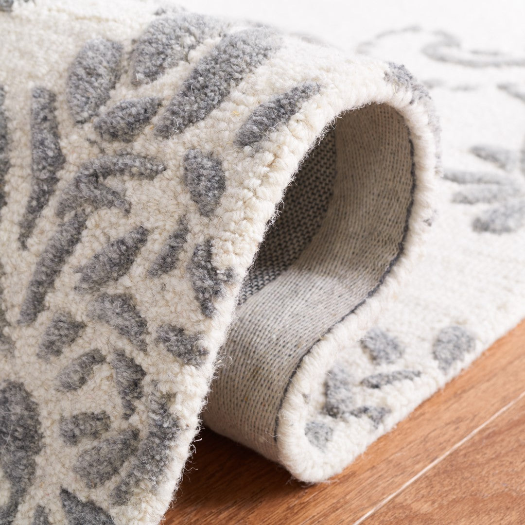 Exquisite Hand - Tufted Contemporary Luxury Rug Crafted from a Premium Wool and Cotton Blend for Sophisticated Home Decor