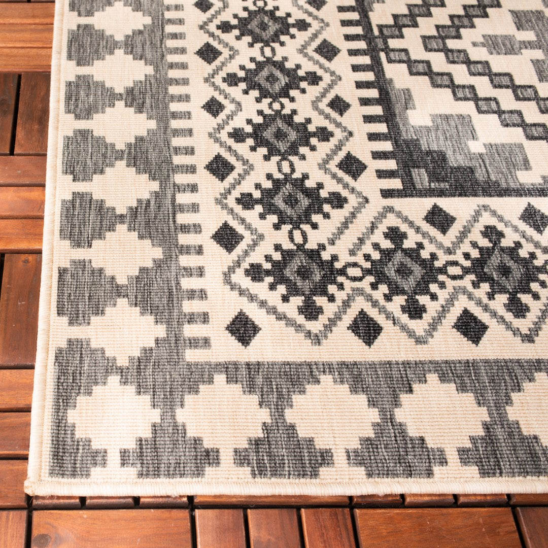 High - Quality Veranda Outdoor Area Rug with Power - Loomed and Durable Design for a Stylish Patio or Garden