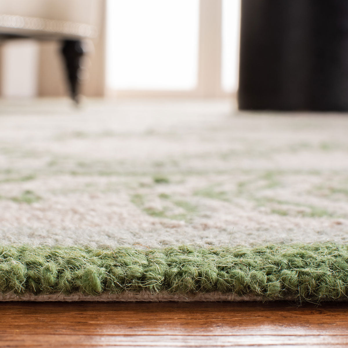Luxurious Hand-Hooked Wool Pile Area Rug - Exquisite Artisan Craftsmanship for Sophisticated Home Decor