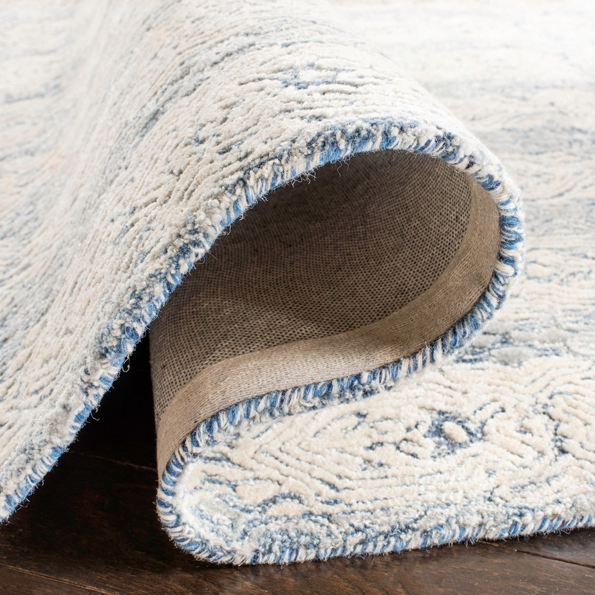 Exquisite Hand-Tufted Rectangle Luxury Area Rug Crafted from a Premium Blend of Wool and Viscose for Sophisticated Interiors