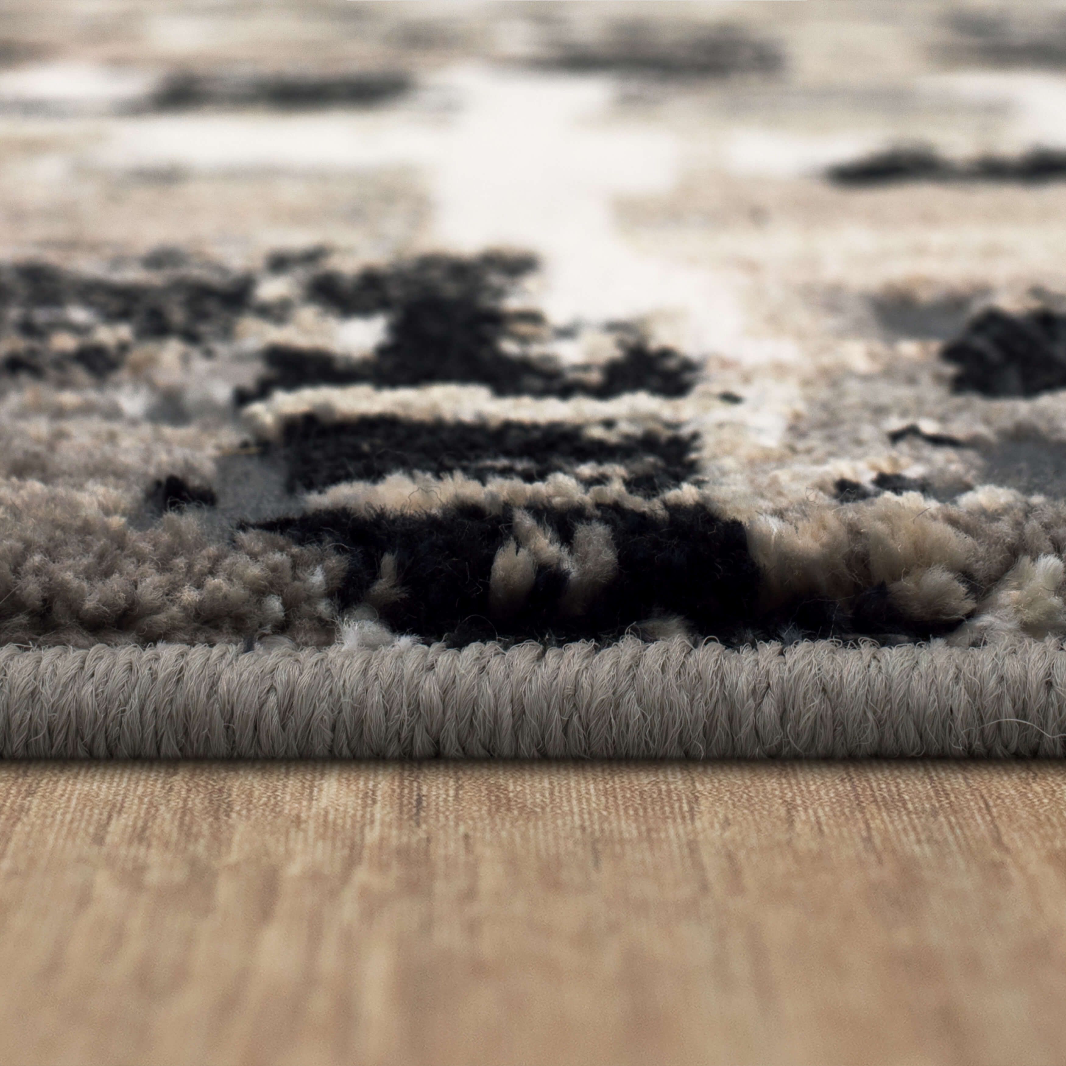 Vanguard Luxury Triexta Area Rug with Modern Abstract Design and Excellent Stain Resistance for Fashionable Indoor Spaces