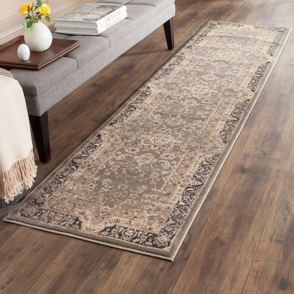 Elegant Vintage VTG574 Power - Loomed Polypropylene Rug for Classic Home Decor