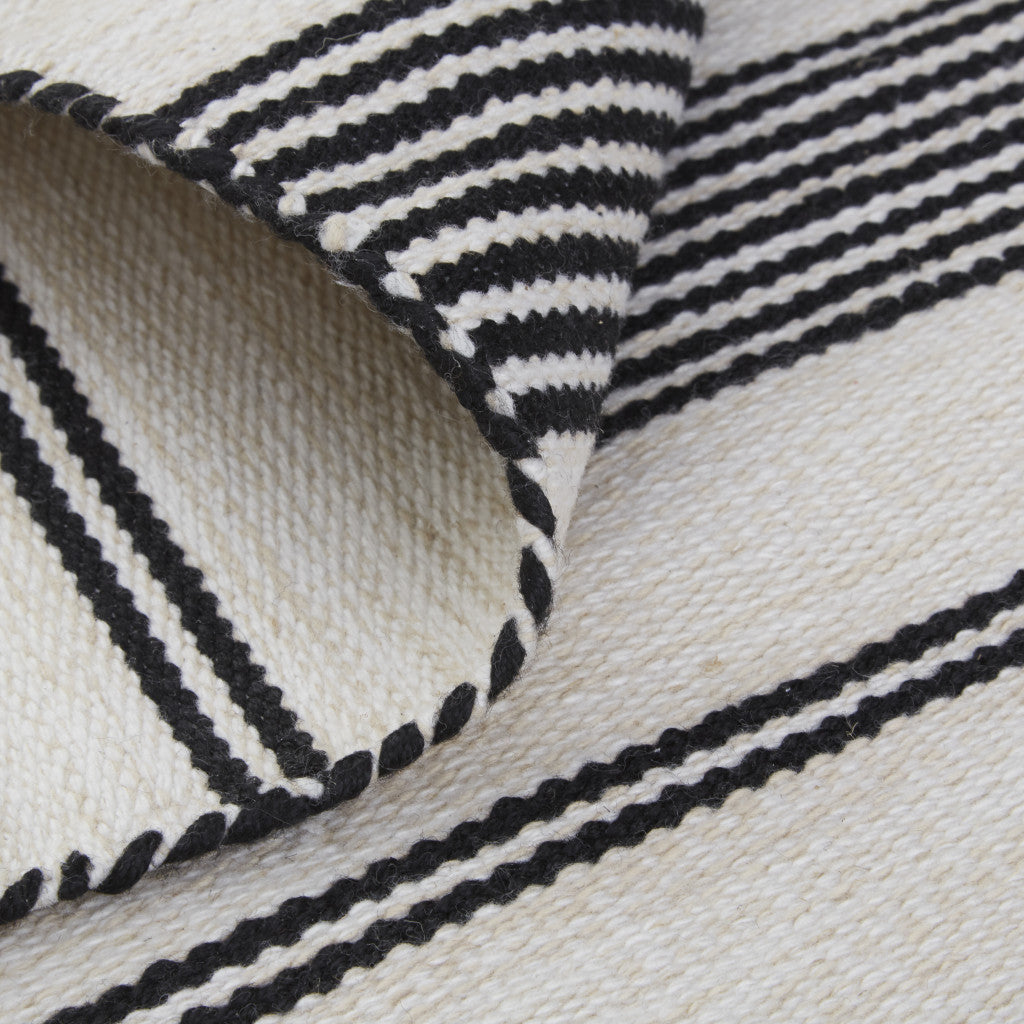 Stylish Modern Hand - Woven Stain - Resistant Area Rug with Striped Design for Comfortable Home Decor