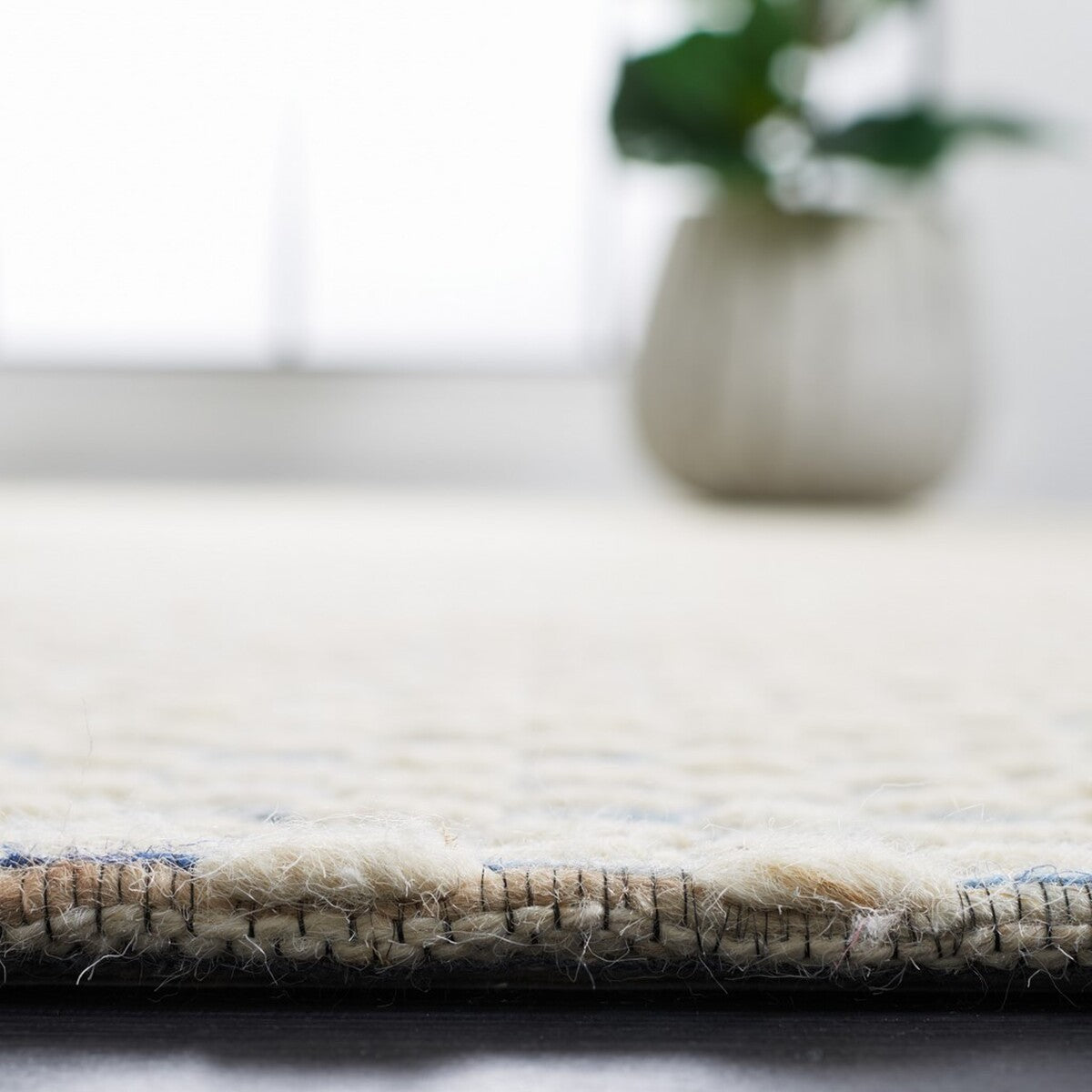 Exquisite Marbella Hand - Woven Contemporary Floor Rug - A Luxurious Blend of 80% Wool and 20% Cotton for Stylish Home Decor
