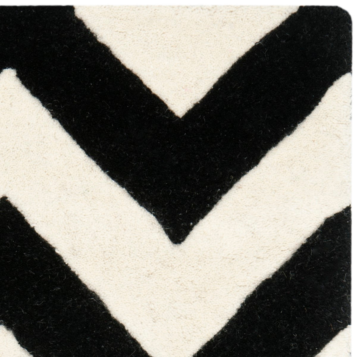 Safavieh Chatham Hand - Tufted Wool Floor Rug Featuring Stunning Elegant Moroccan Motifs in a Vivid Color Scheme for Contemporary Modern Interiors