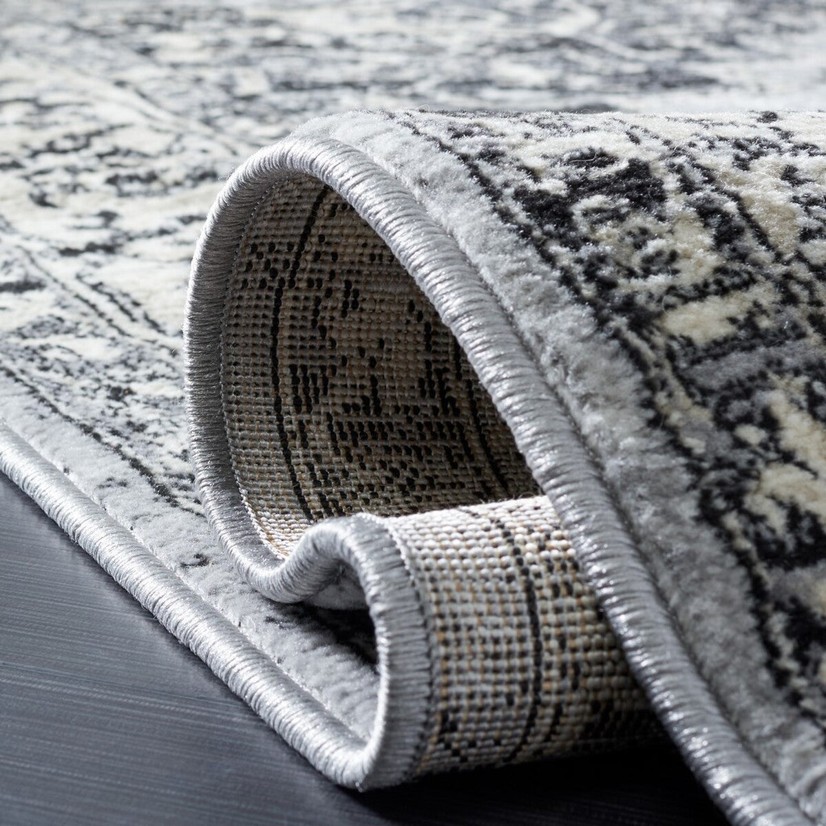 Brentwood Transitional Power-Loomed Luxury Rug: 60% Polypropylene & 40% Jute for Elegant Spaces