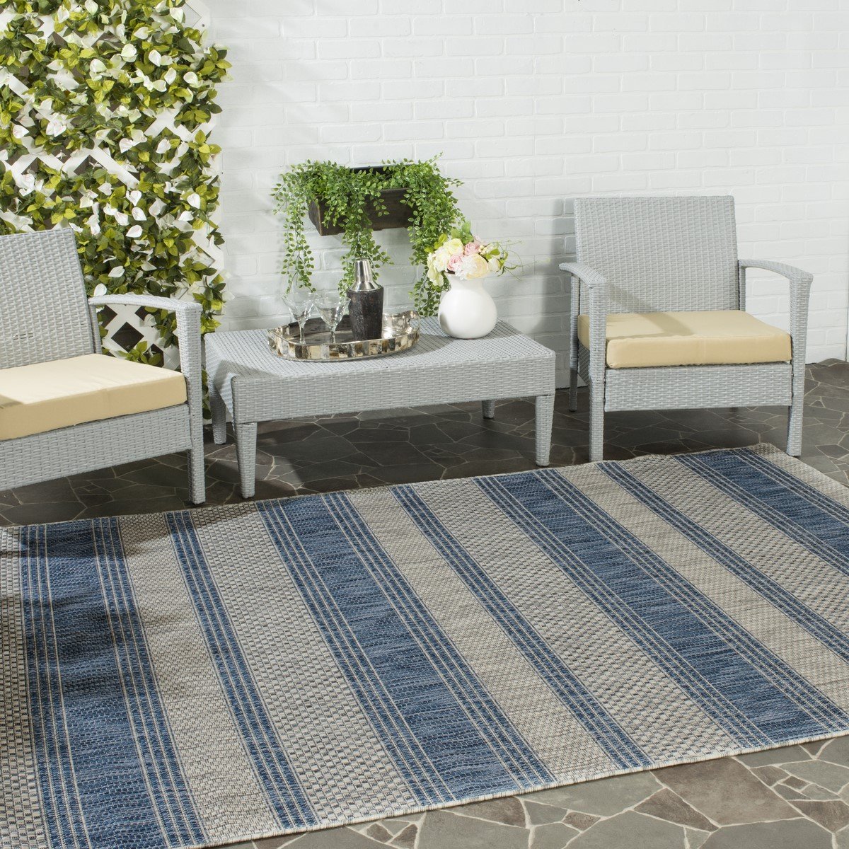 Stylish Durable Power-Loomed Indoor/Outdoor Rug with Cool Navy Stripes
