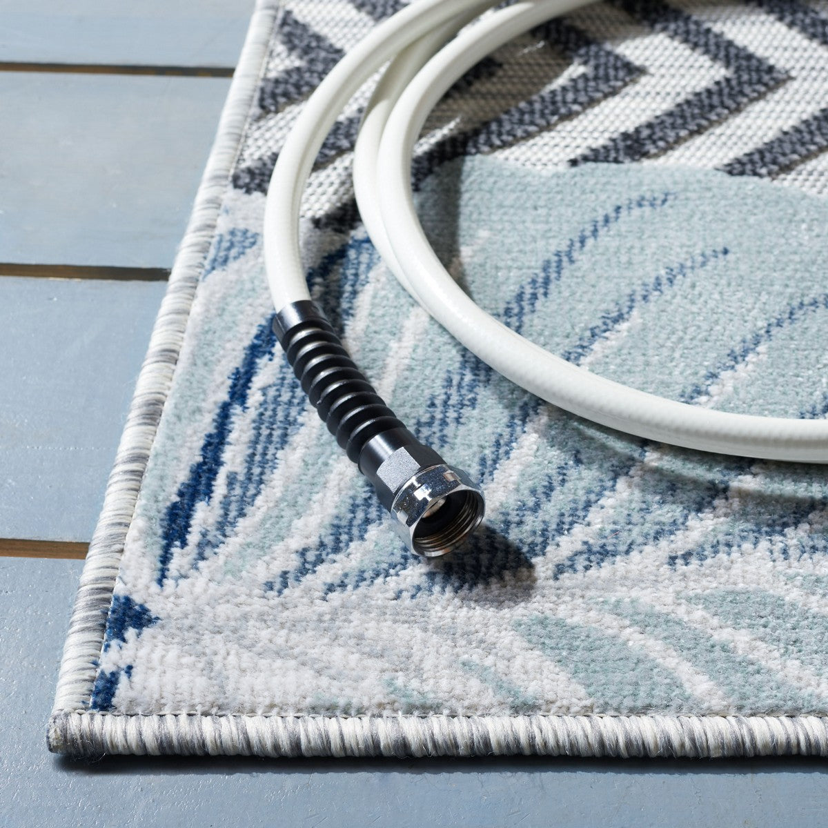 High - Quality Outdoor Cabana 400 Power - Loomed Rug Crafted from 100% Polypropylene for All - Weather Durability
