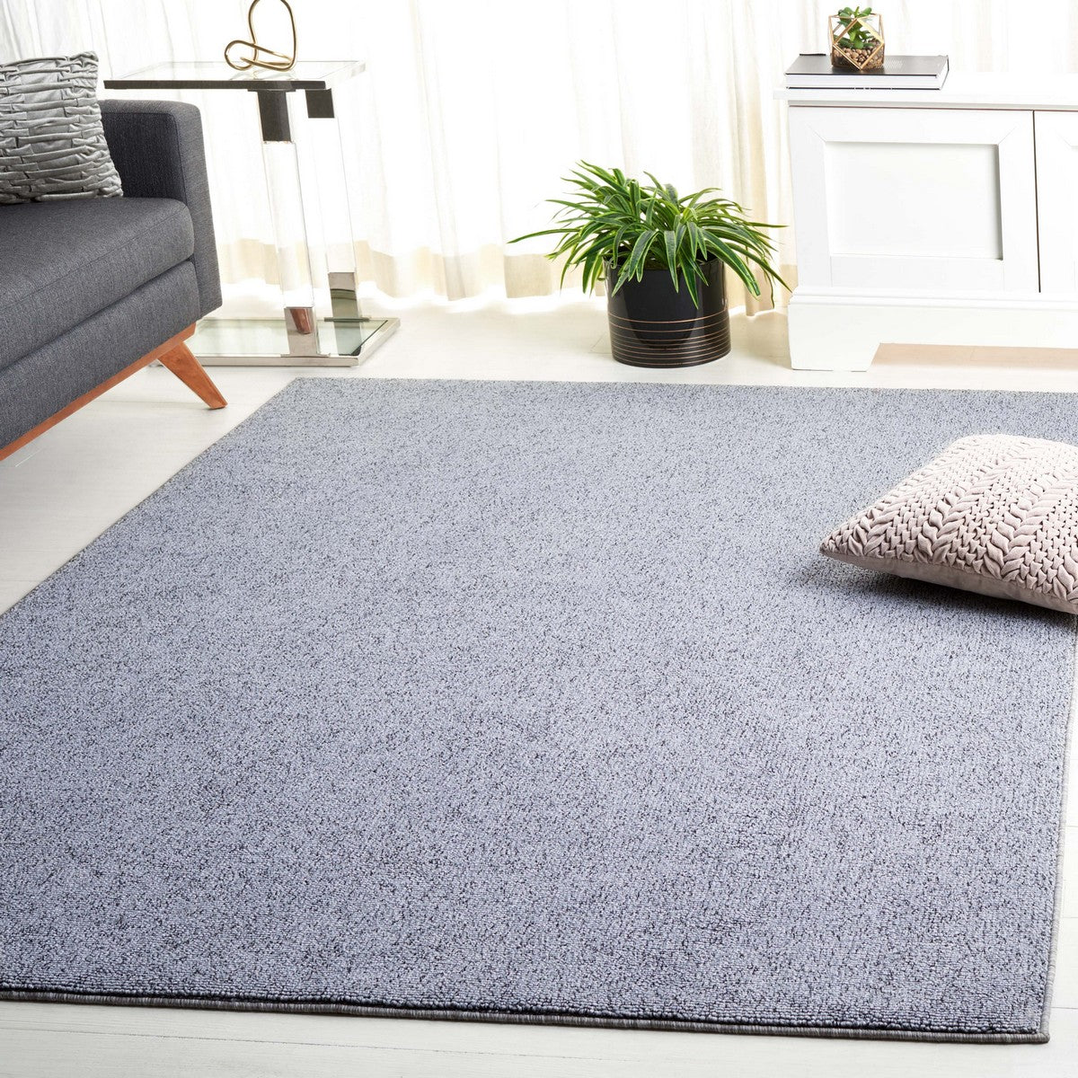 River 600 Luxury Power-Loomed Rug: Elegant Solid & Tonal Design for Homes