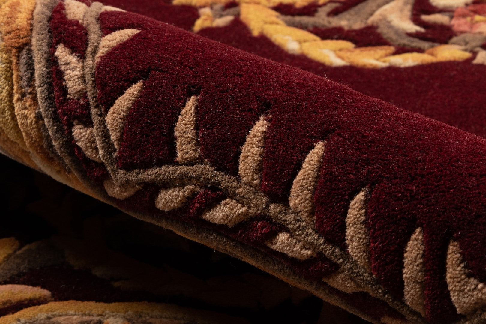 Exquisite Hand-Tufted Transitional Floral Wool Area Rug in Royal Shades