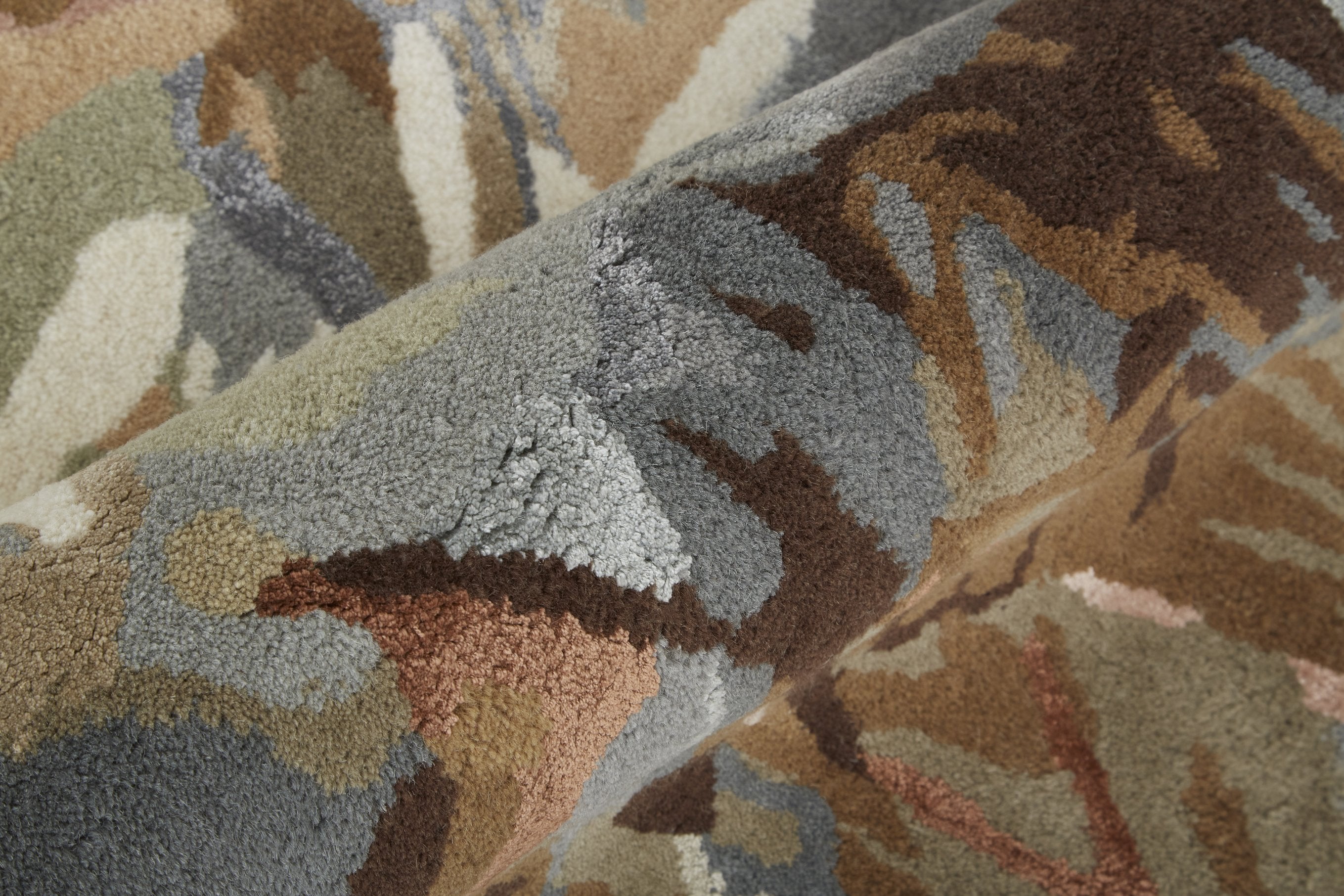Dafney Hand-Tufted Wool & Viscose Floral Rug - Vivid Watercolor Design for Elegant Spaces
