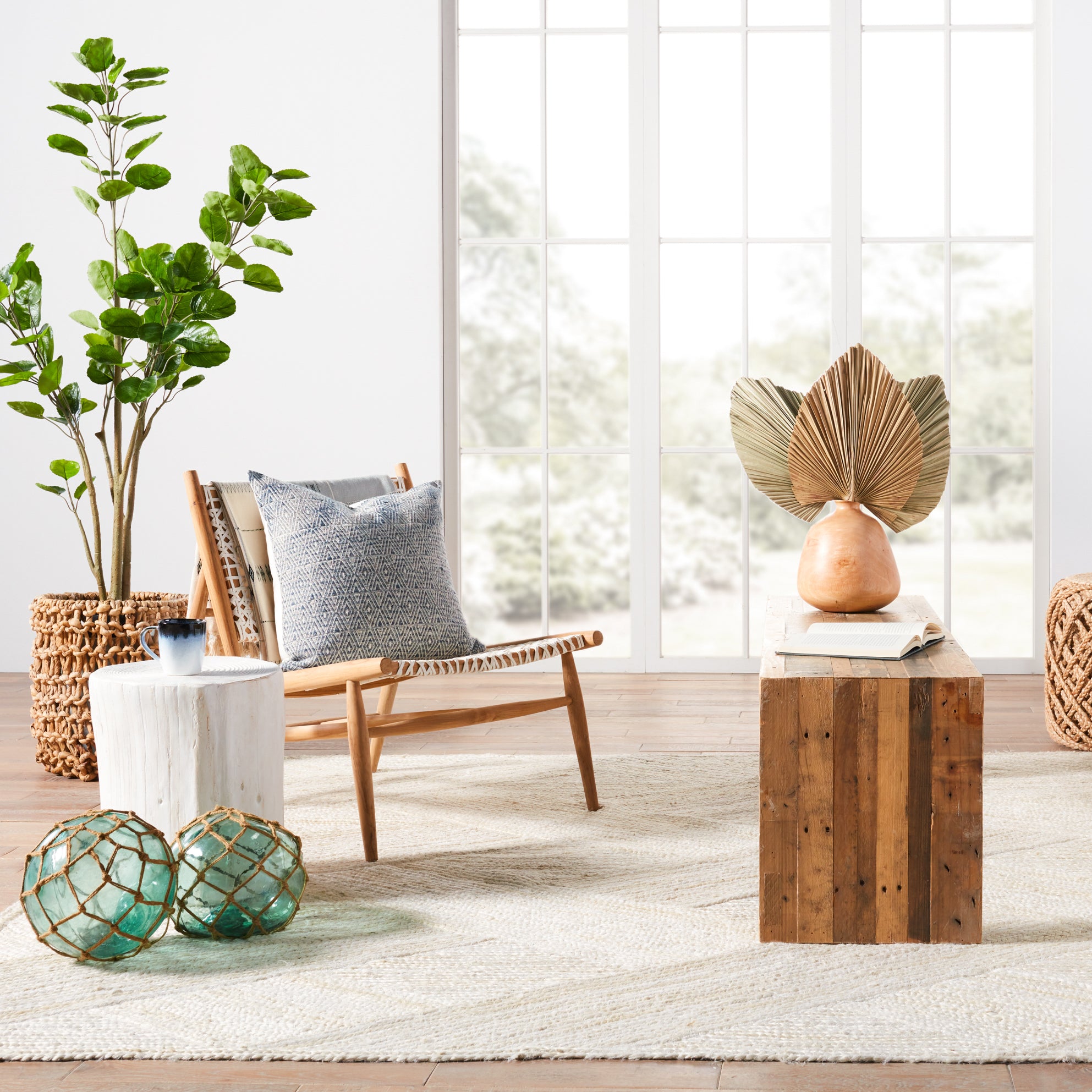 Naturals Tobago Vero 100% Jute Handwoven Area Rug - Stylish Organic Look for Modern Spaces