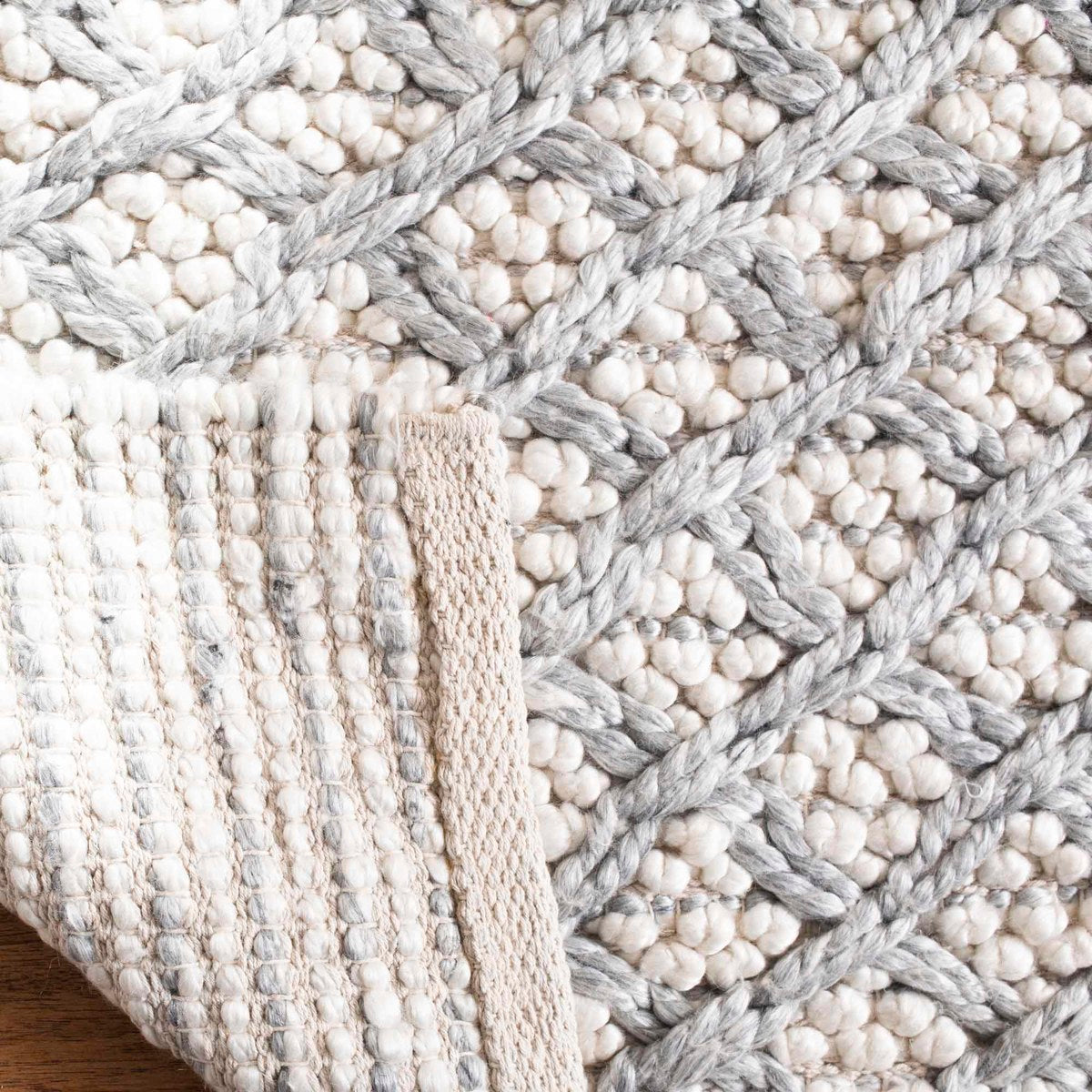 Luxurious Indian Hand-Woven Rectangular Rug with 8MM Premium Pile