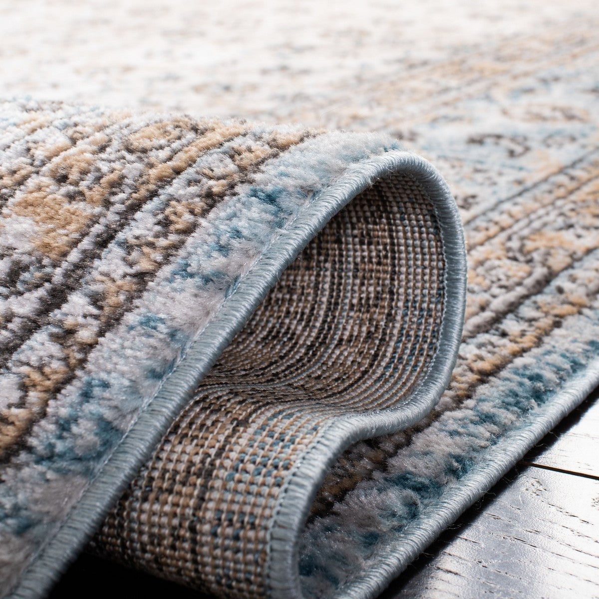 Shivan 700 Power Loomed Polypropylene Floor Rug - Elegant, Long - lasting, and Ideal for Contemporary Living Spaces