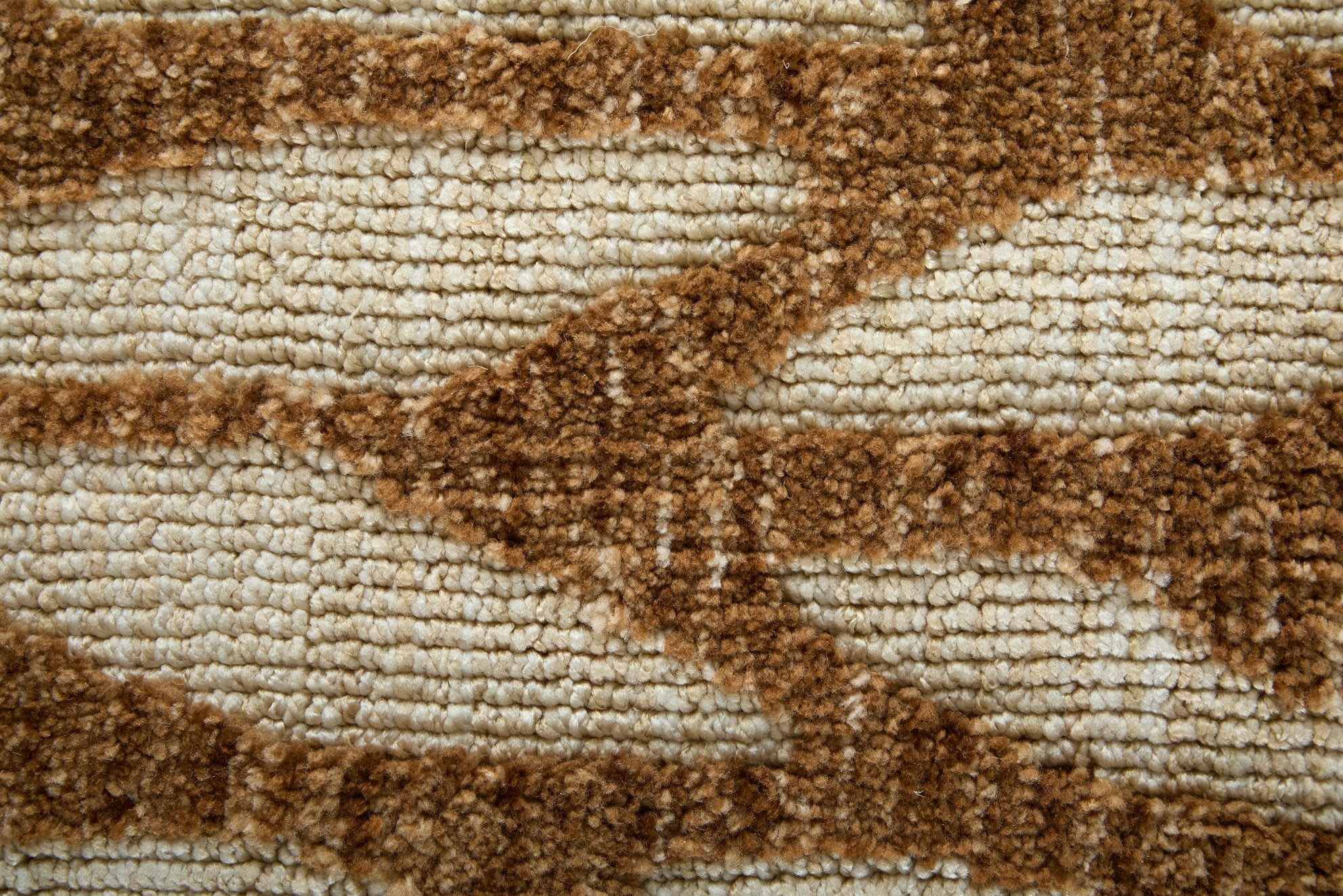 Colton Modern Geometric Low Pile Area Rug - A Durable and Stain-Resistant Floor Covering for Elegant and Stylish Living Spaces