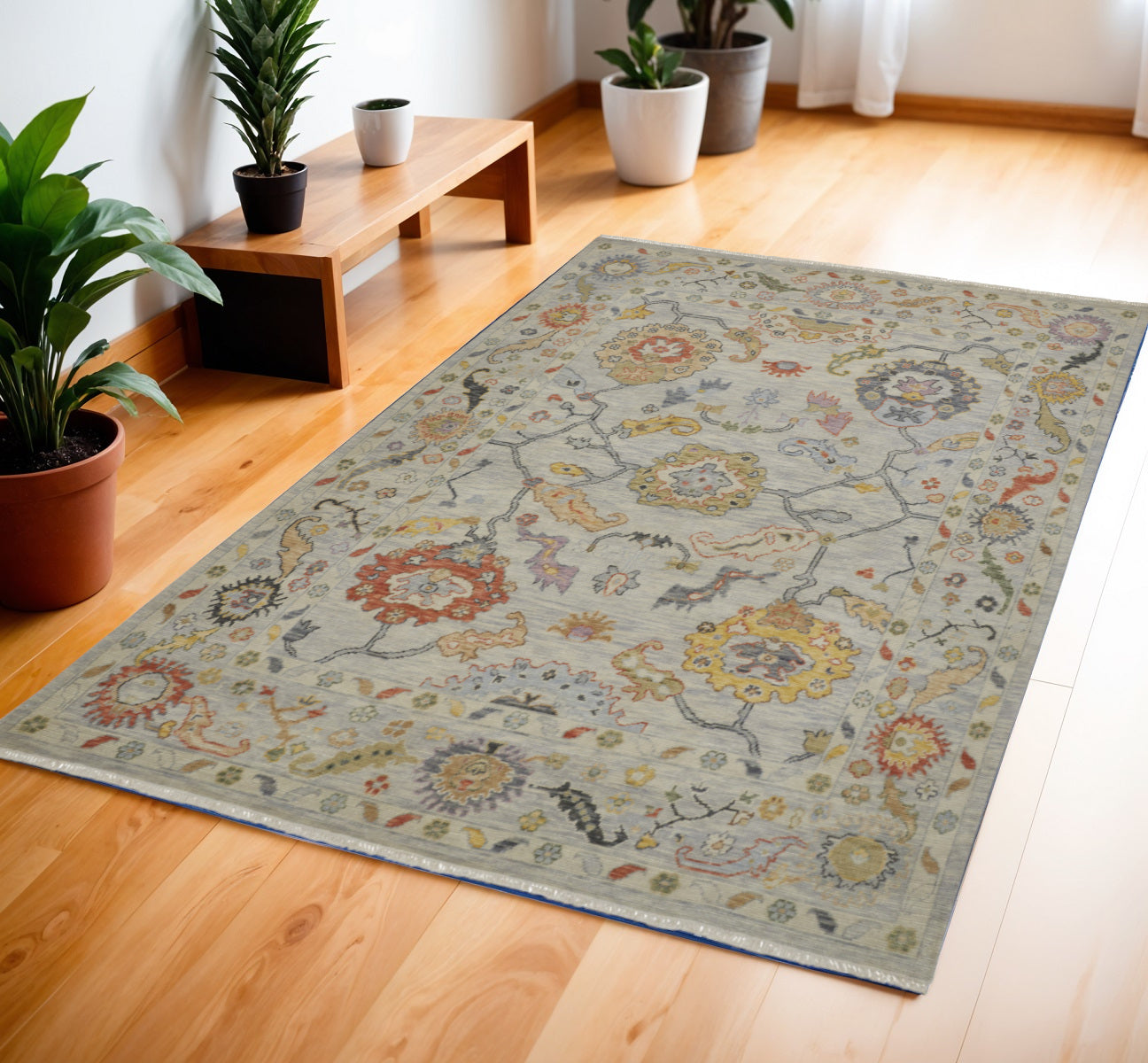 Exquisite Hand-Knotted Oriental Wool Area Rug with Tassels for Elegant and Stylish Living Spaces